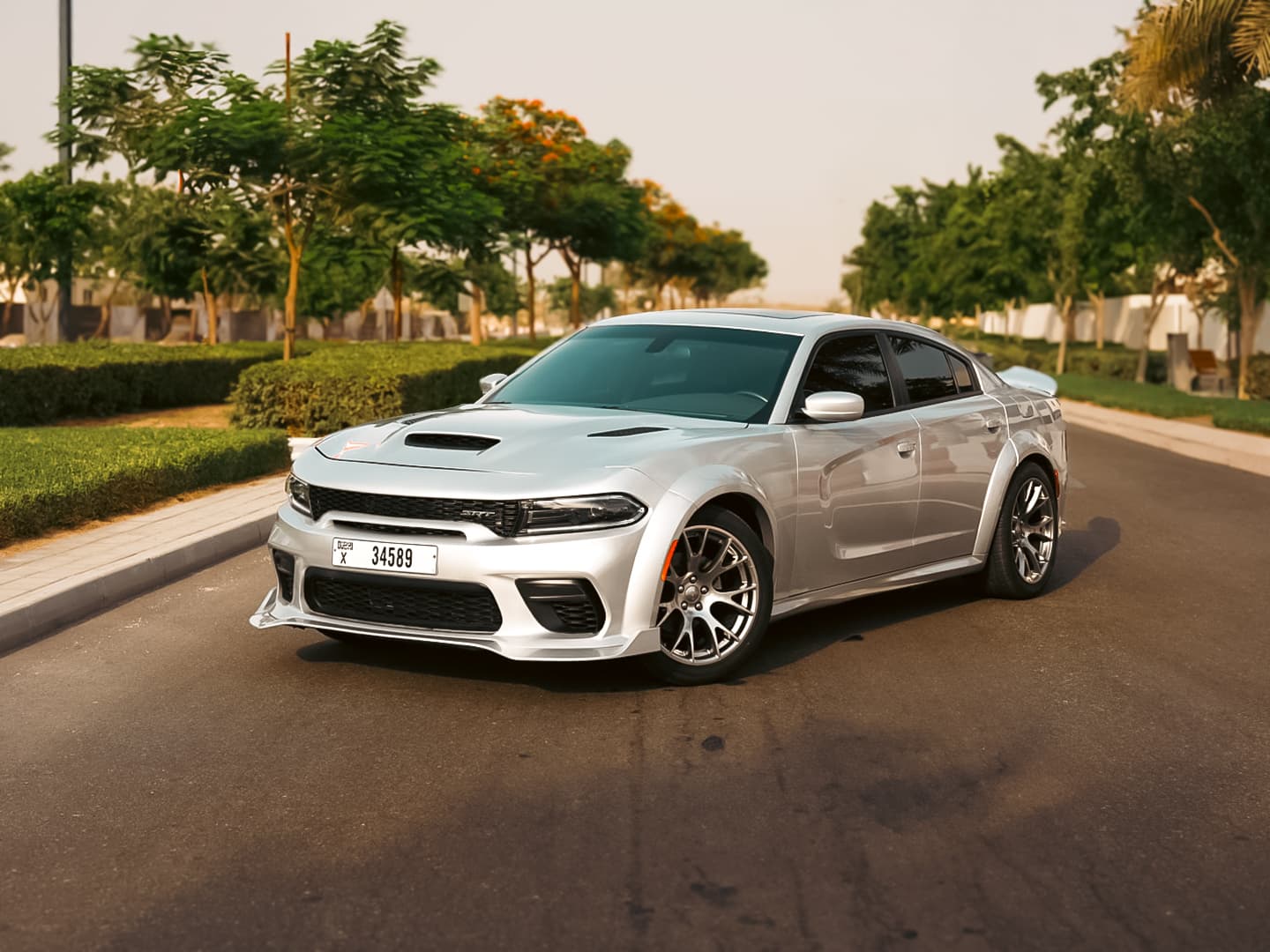 Dodge Charger R/T 2022 huren Dubai - Vooraanzicht