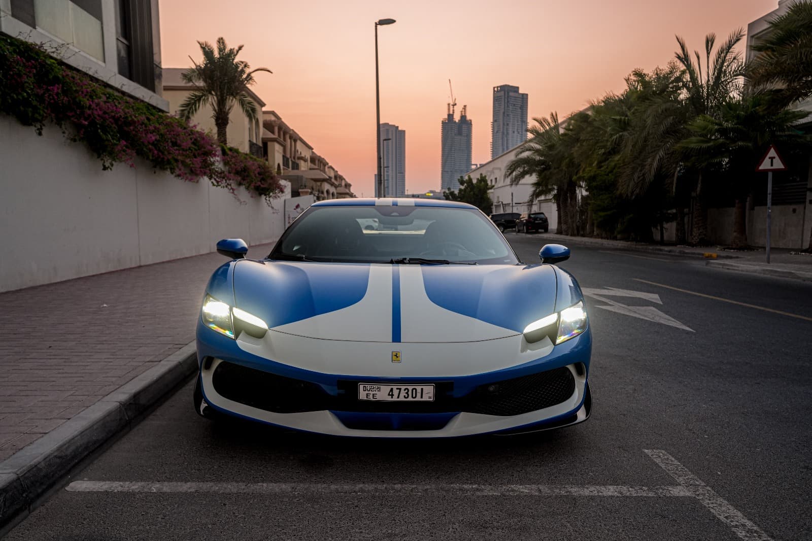 Ferrari 296 GTB 2025 huren Dubai - Vooraanzicht