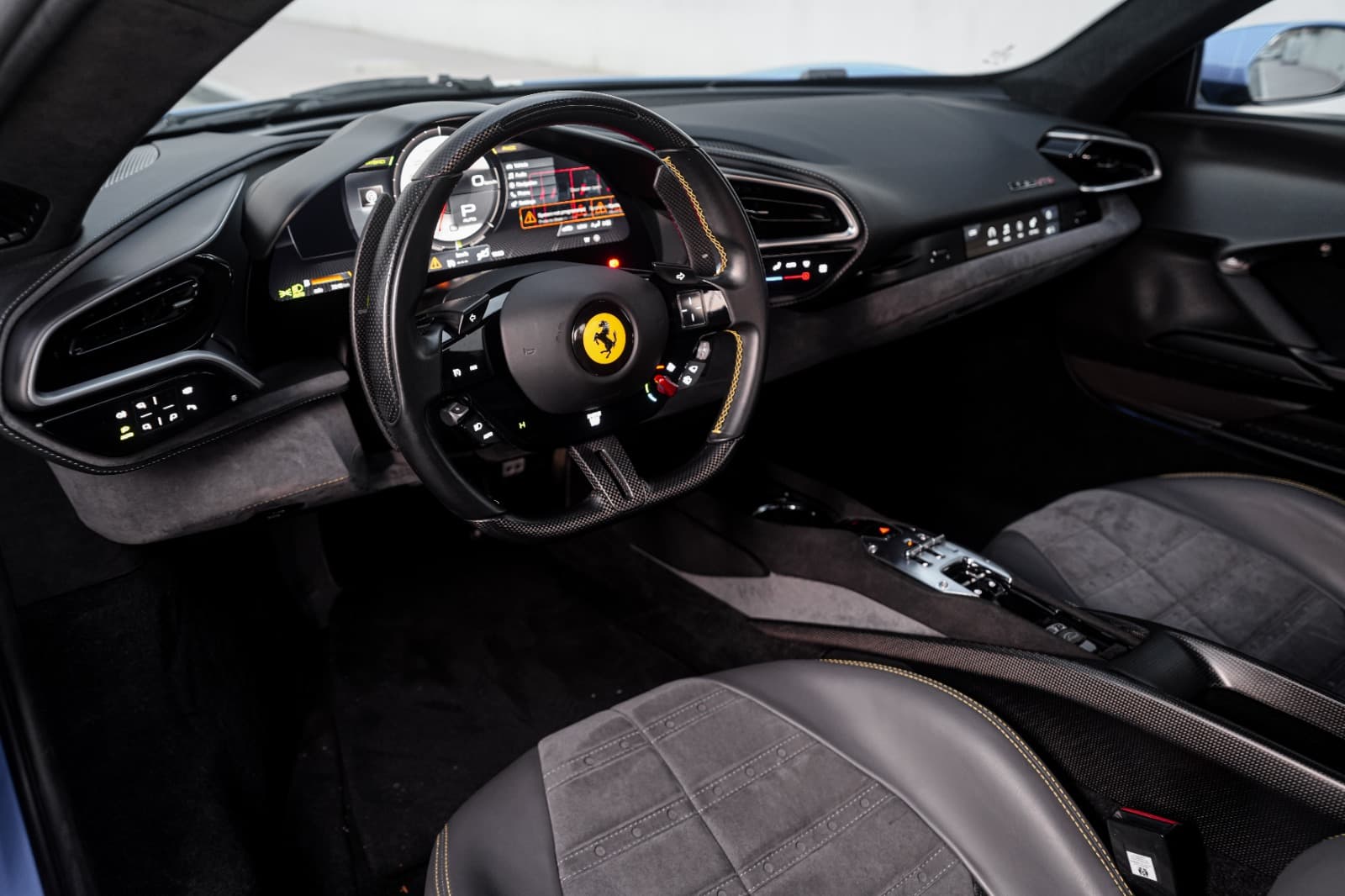 Ferrari 296 GTB 2025 huren Dubai - Weergave 3