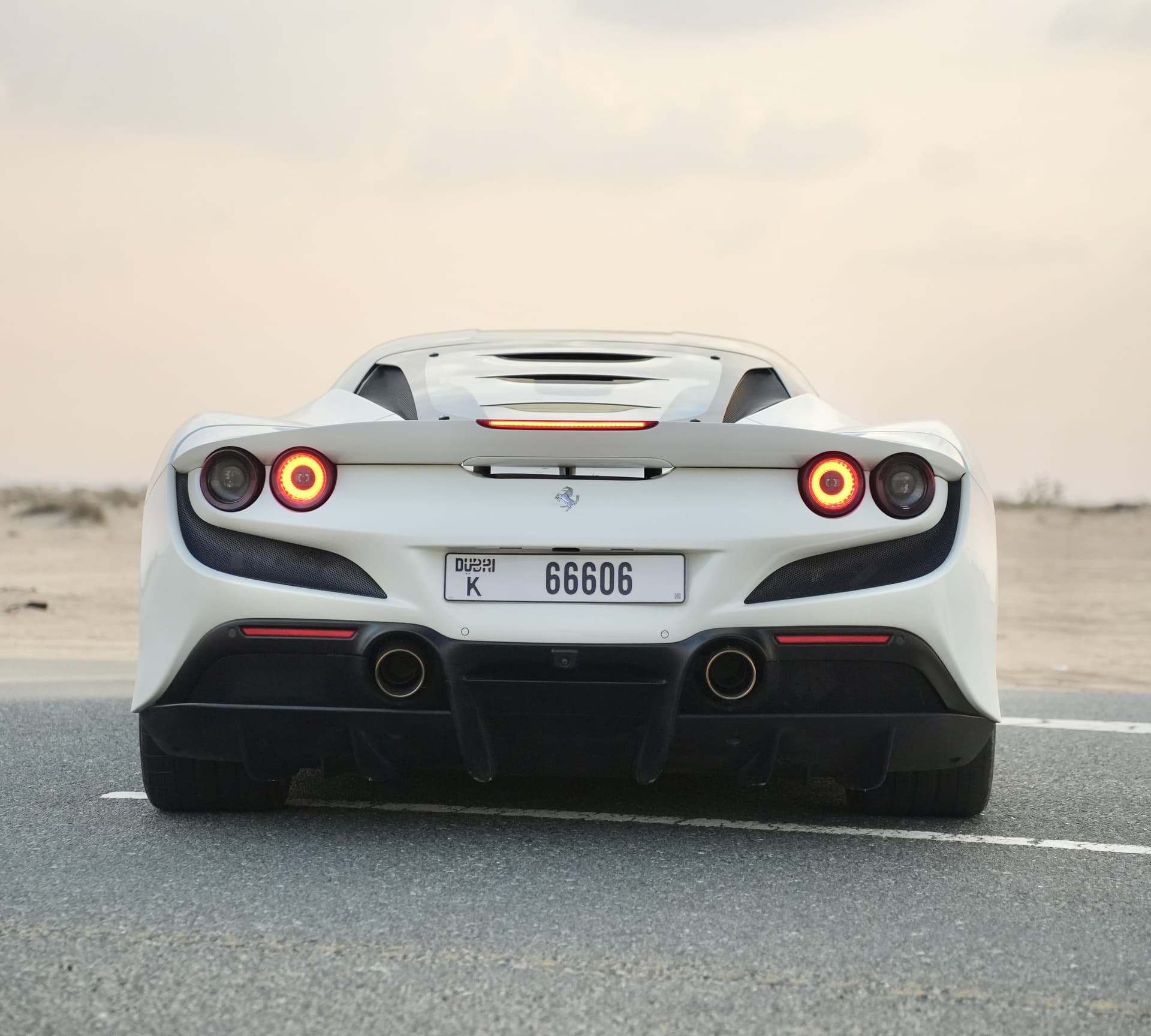 Ferrari F8 Tributo 2020 huren Dubai - Weergave 4