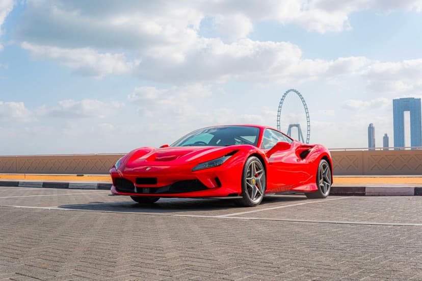 Location Ferrari F8 Tributo 2023 Dubai - Vue principale
