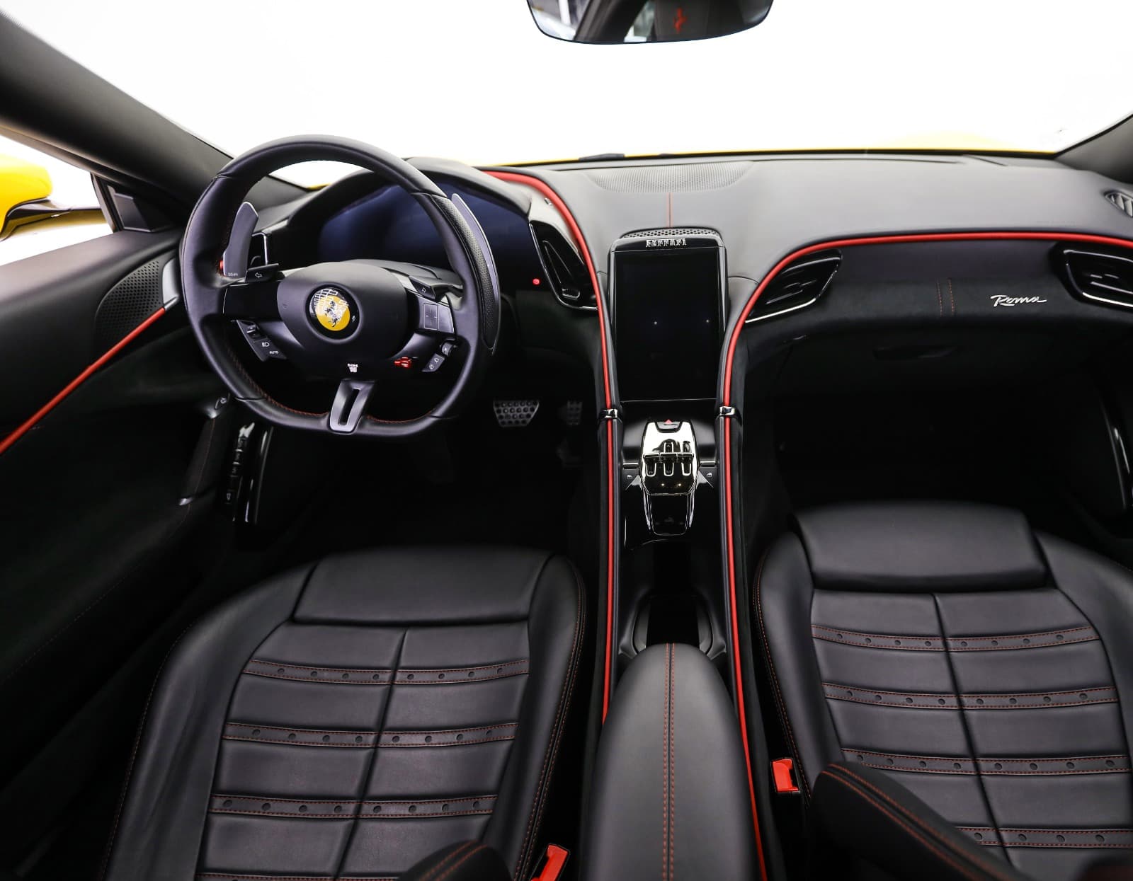 Ferrari Roma 2021 huren Dubai - Weergave 3