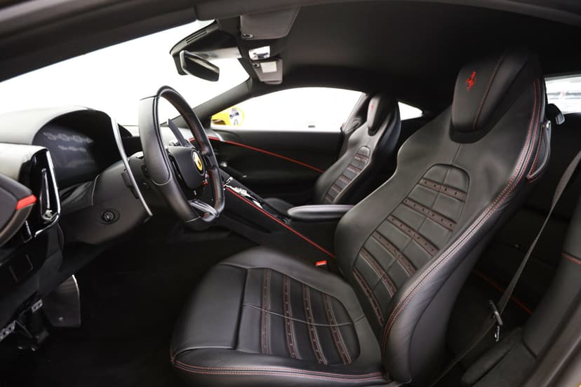 Ferrari Roma 2021 huren Dubai - Weergave 7
