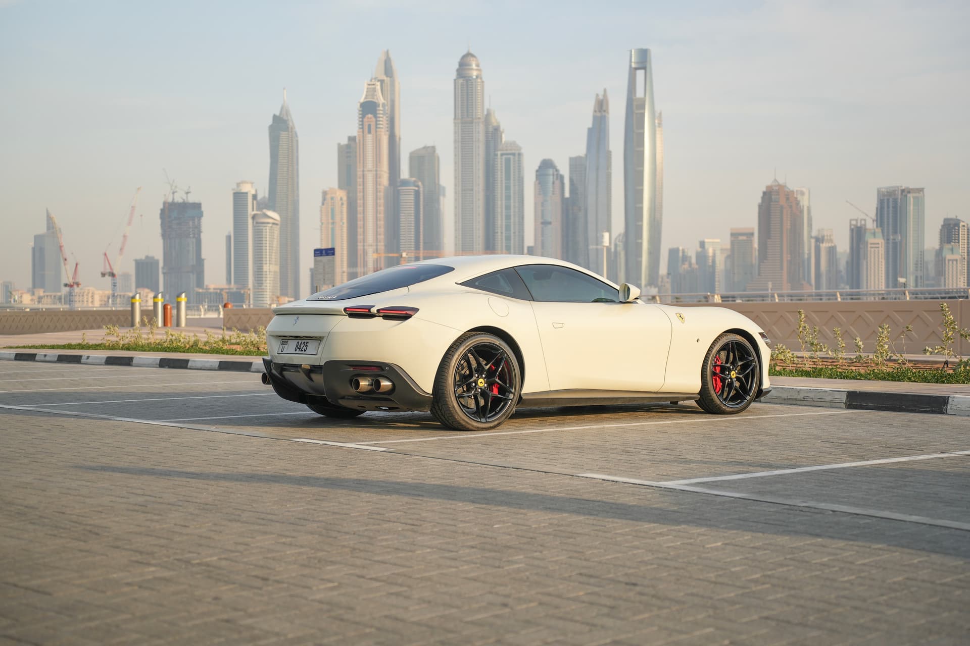 Ferrari Roma 2021 huren Dubai - Weergave 3