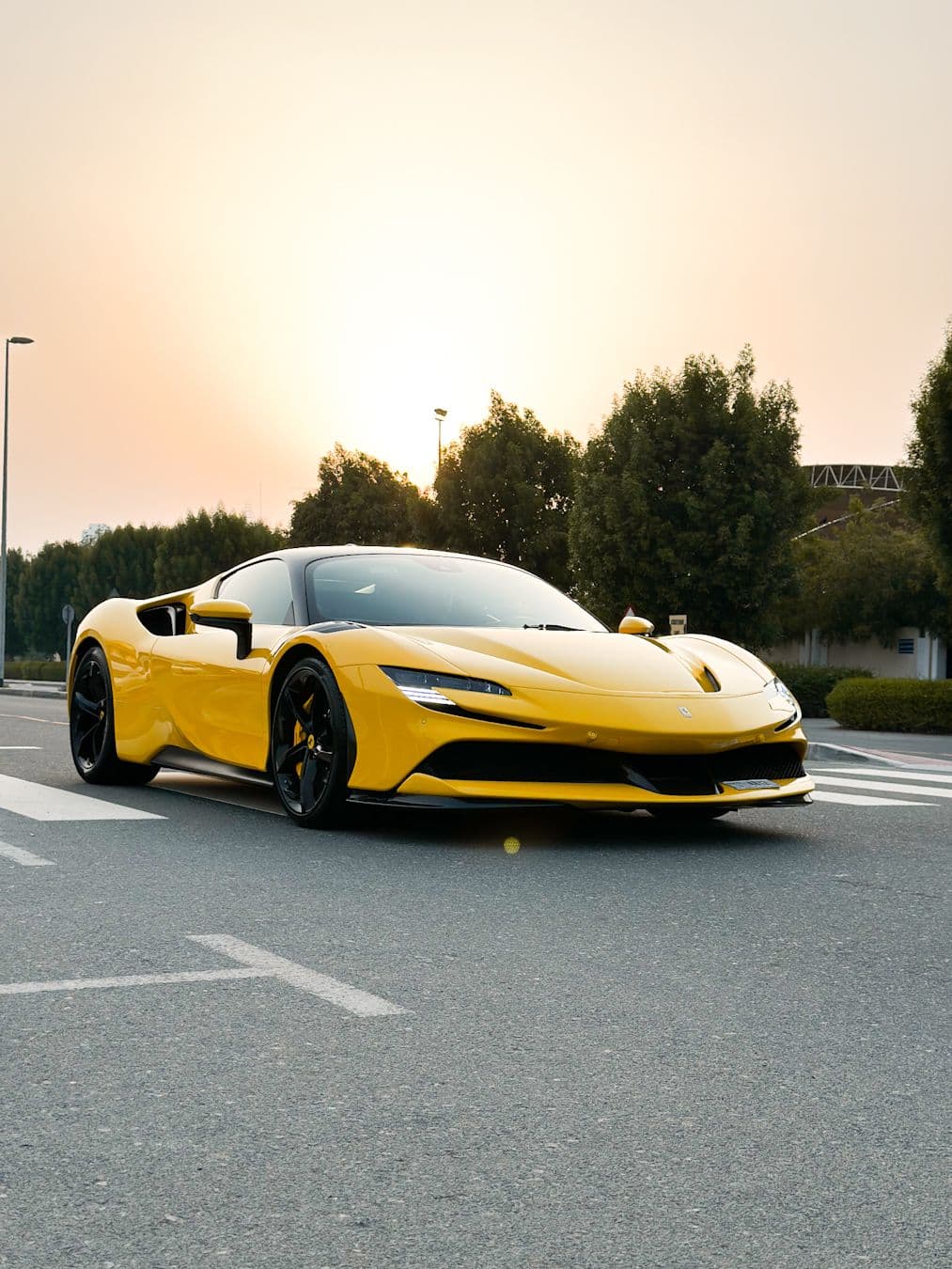 Ferrari SF90 Stradale 2021 mieten in Dubai - Frontansicht