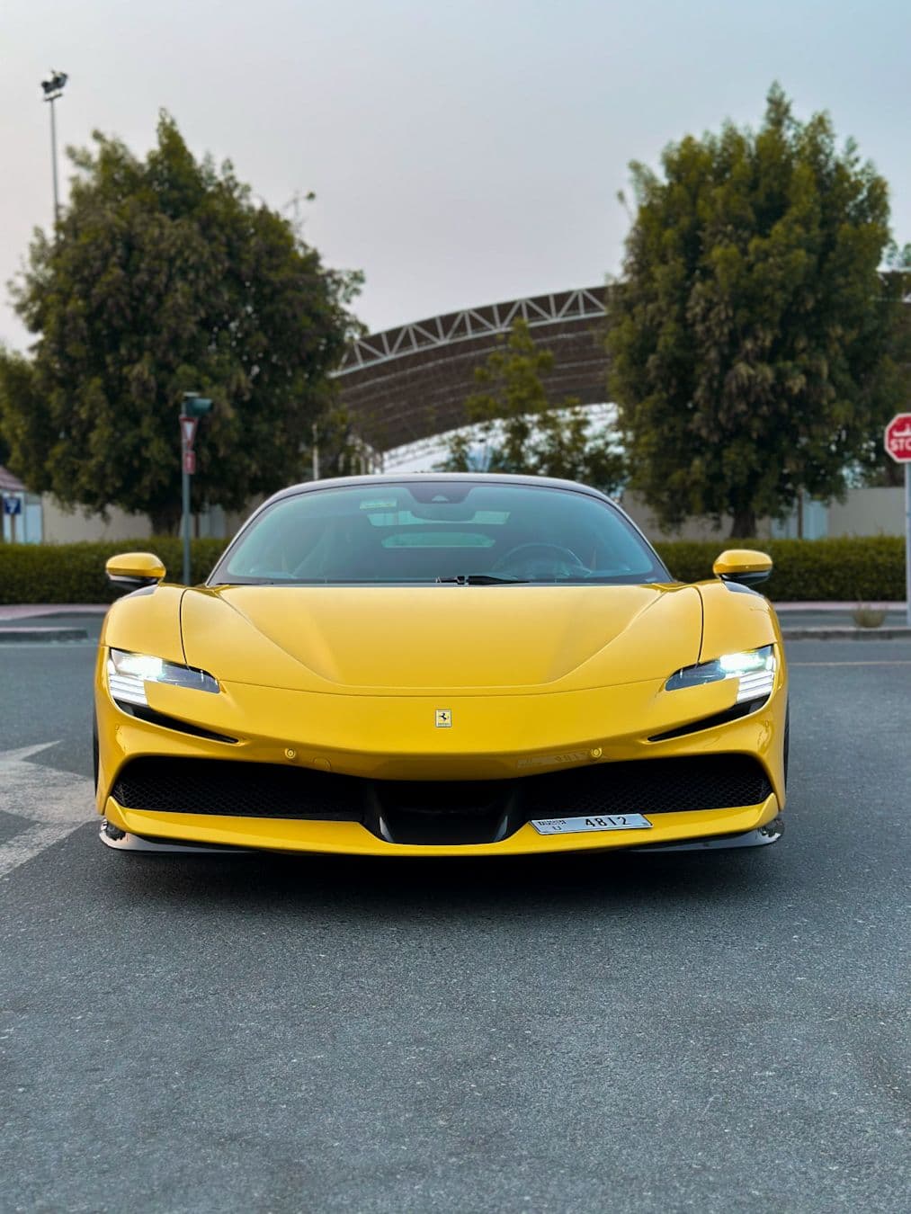 Ferrari SF90 Stradale 2021 mieten in Dubai - Ansicht 2