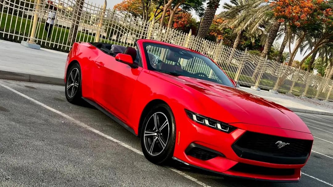 Ford Mustang EcoBoost Convertible 2025 huren Dubai - Weergave 3