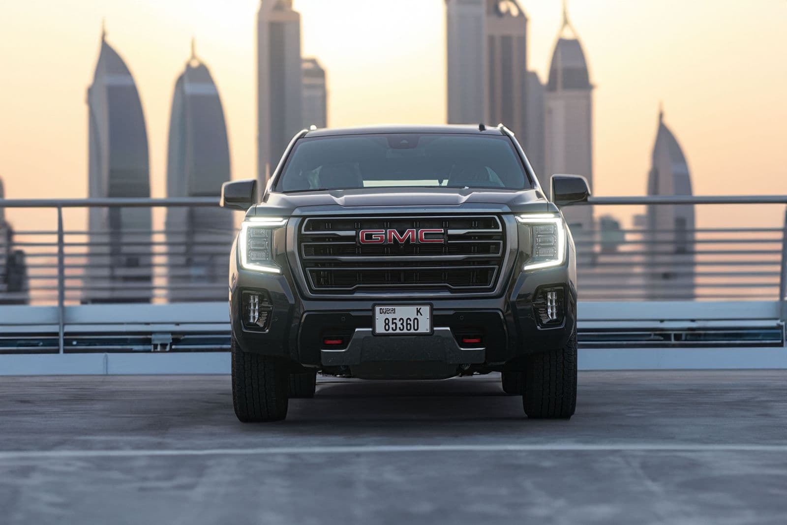 GMC Yukon AT4 2024 mieten in Dubai - Ansicht 2
