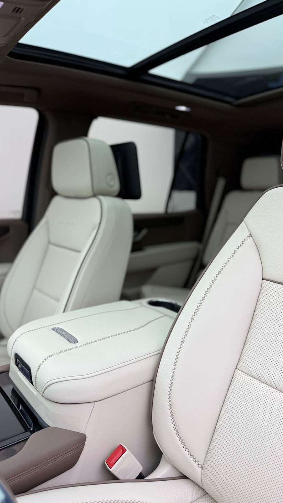 GMC Yukon Denali 2025 huren Dubai - Weergave 3