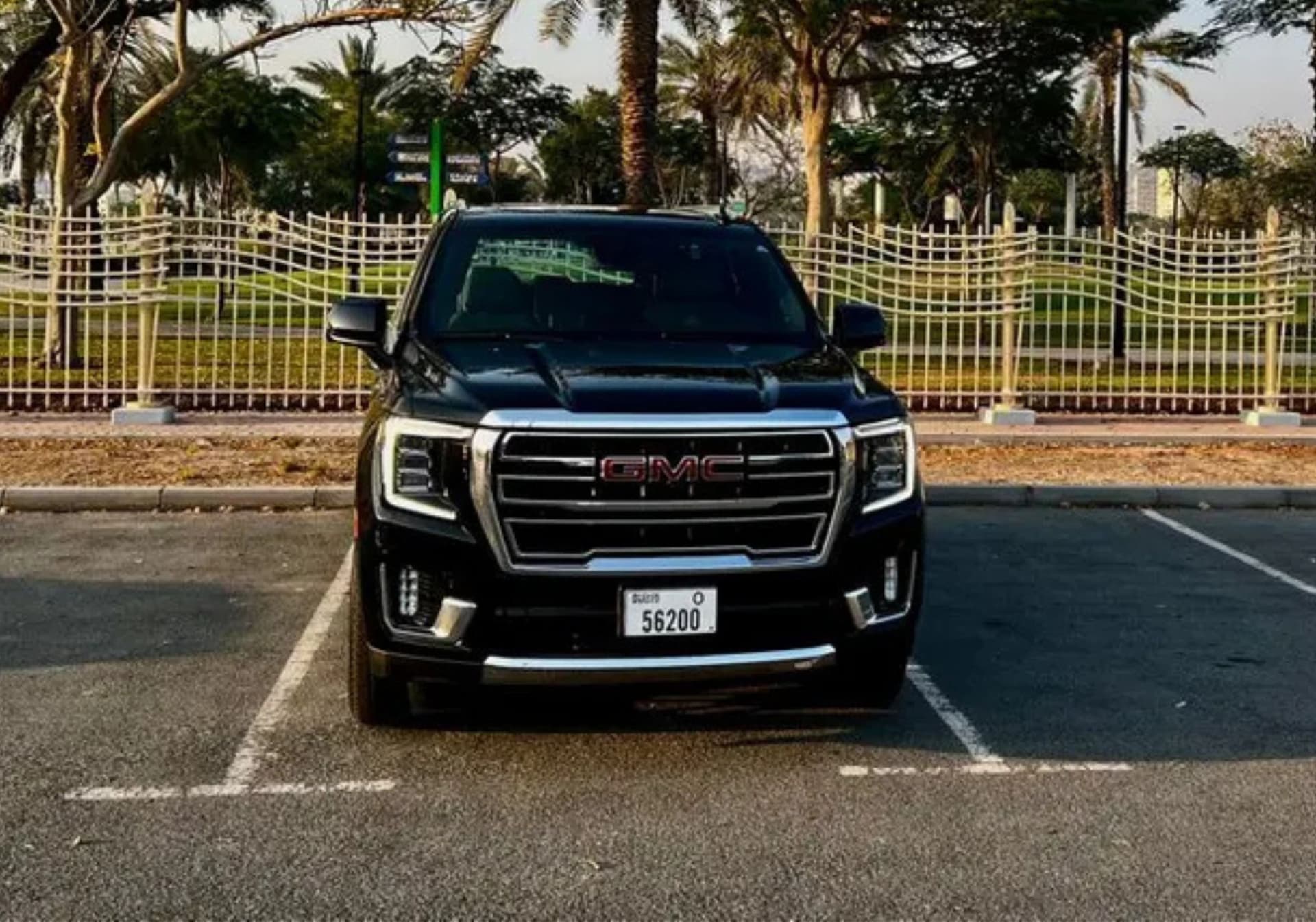 GMC Yukon SLT XL 2024 huren Dubai - Weergave 2