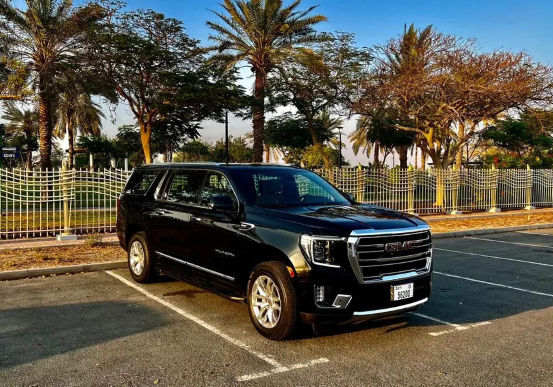 GMC Yukon SLT XL 2024 huren Dubai - Weergave 3