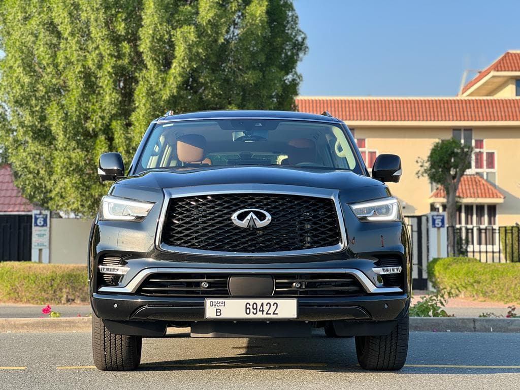 Infiniti QX80 2024 mieten in Dubai - Ansicht 2