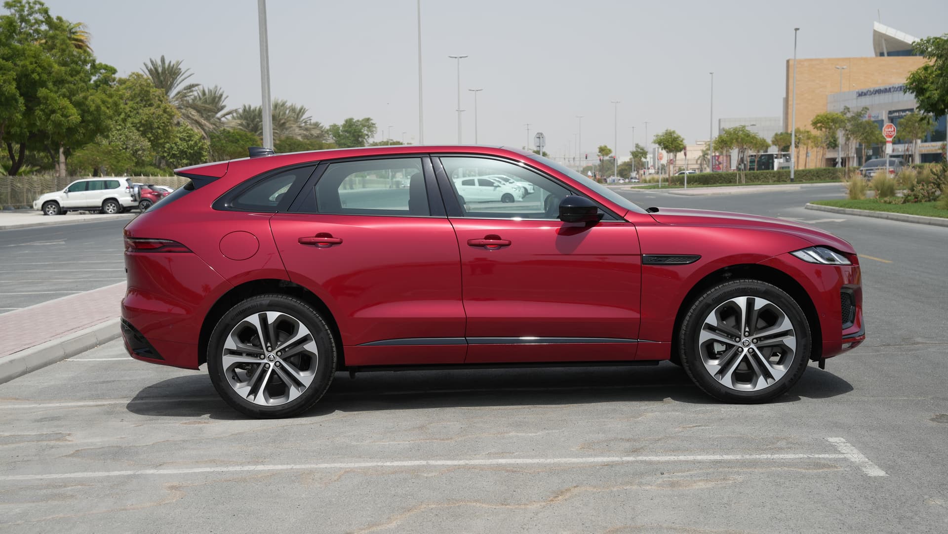 Jaguar F-Pace 2025 mieten in Dubai - Ansicht 4