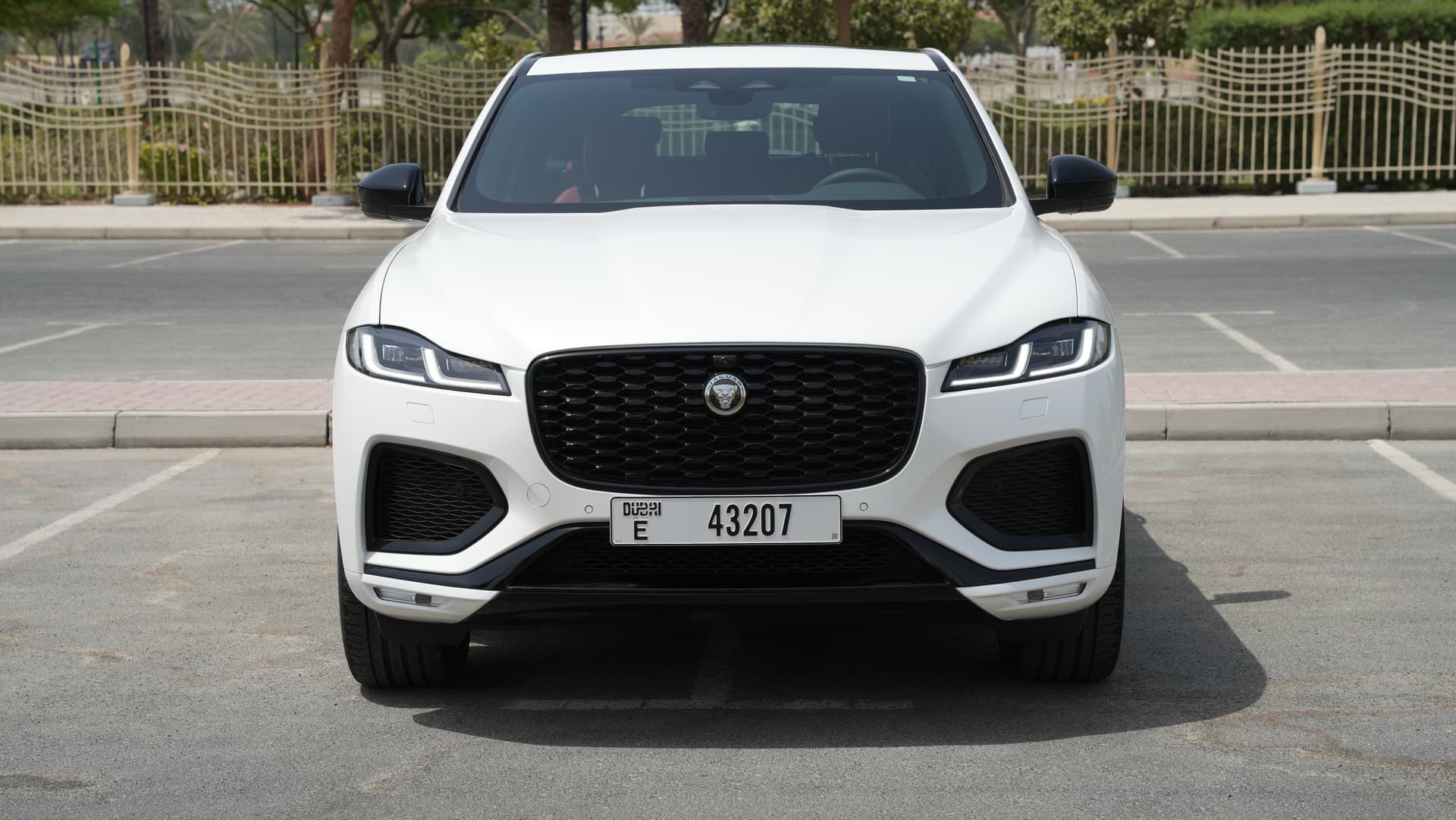 Jaguar F-Pace 2025 mieten in Dubai - Ansicht 2