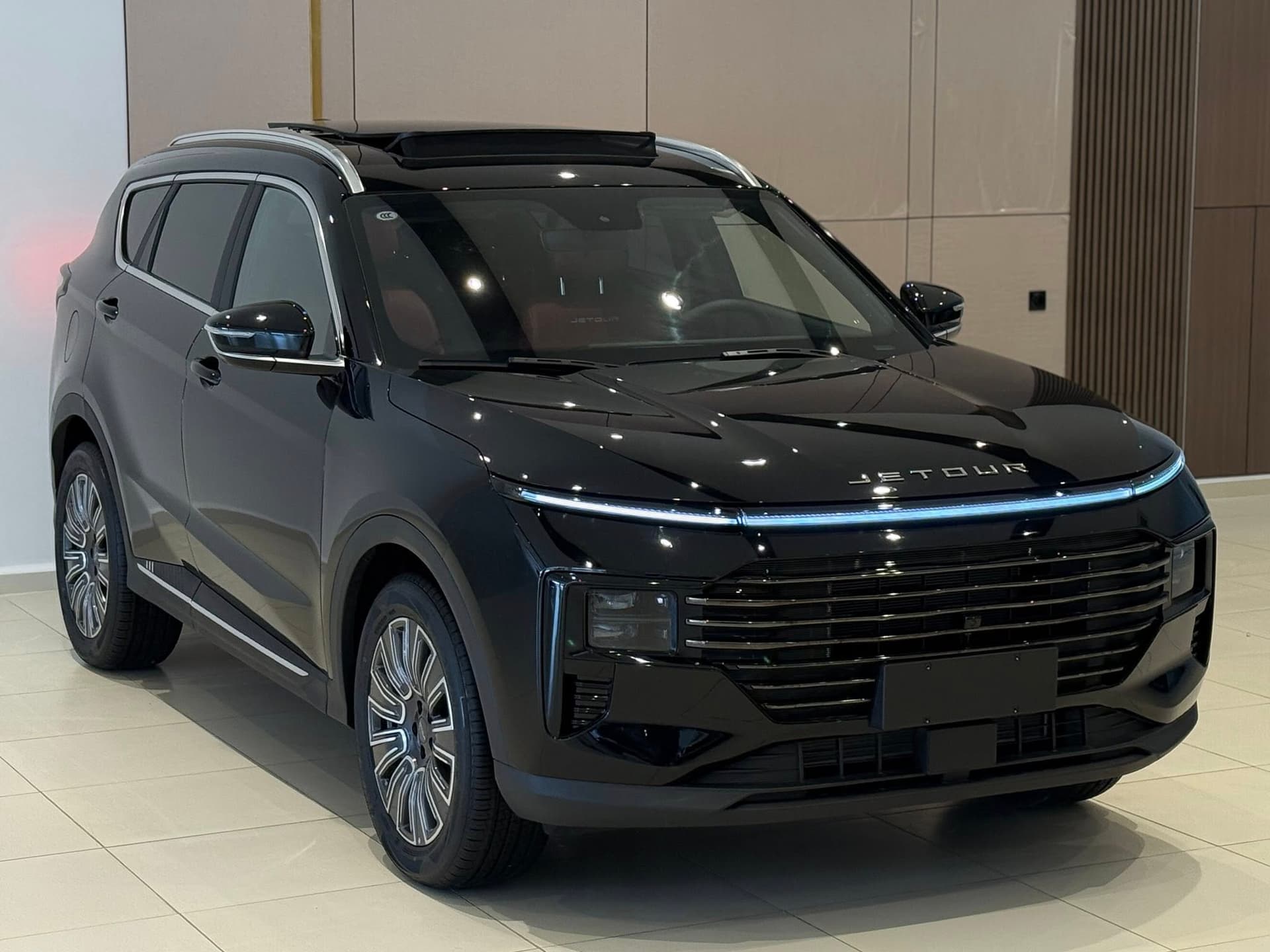Jetour X70 Plus 2026 mieten in Dubai - Ansicht 3