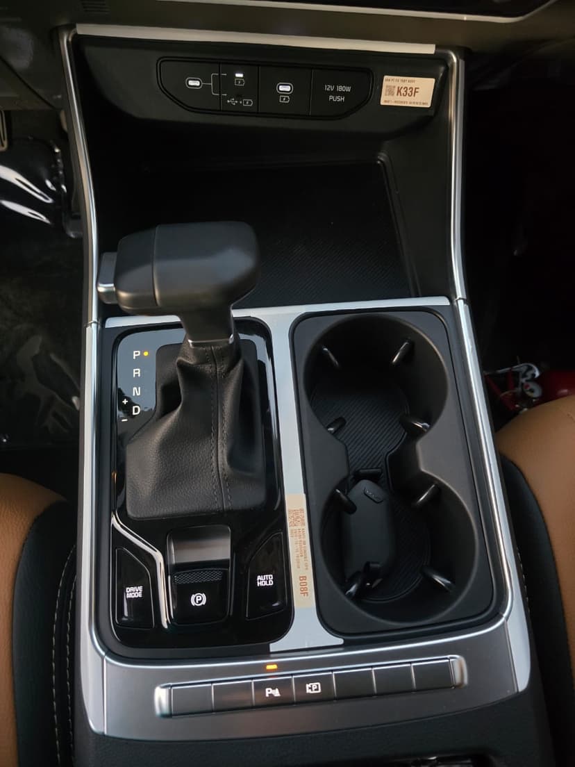 KIA CARNIVAL GCC MODEL 2025 huren Dubai - Weergave 12
