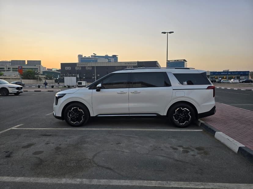KIA CARNIVAL GCC MODEL 2025 huren Dubai - Weergave 6