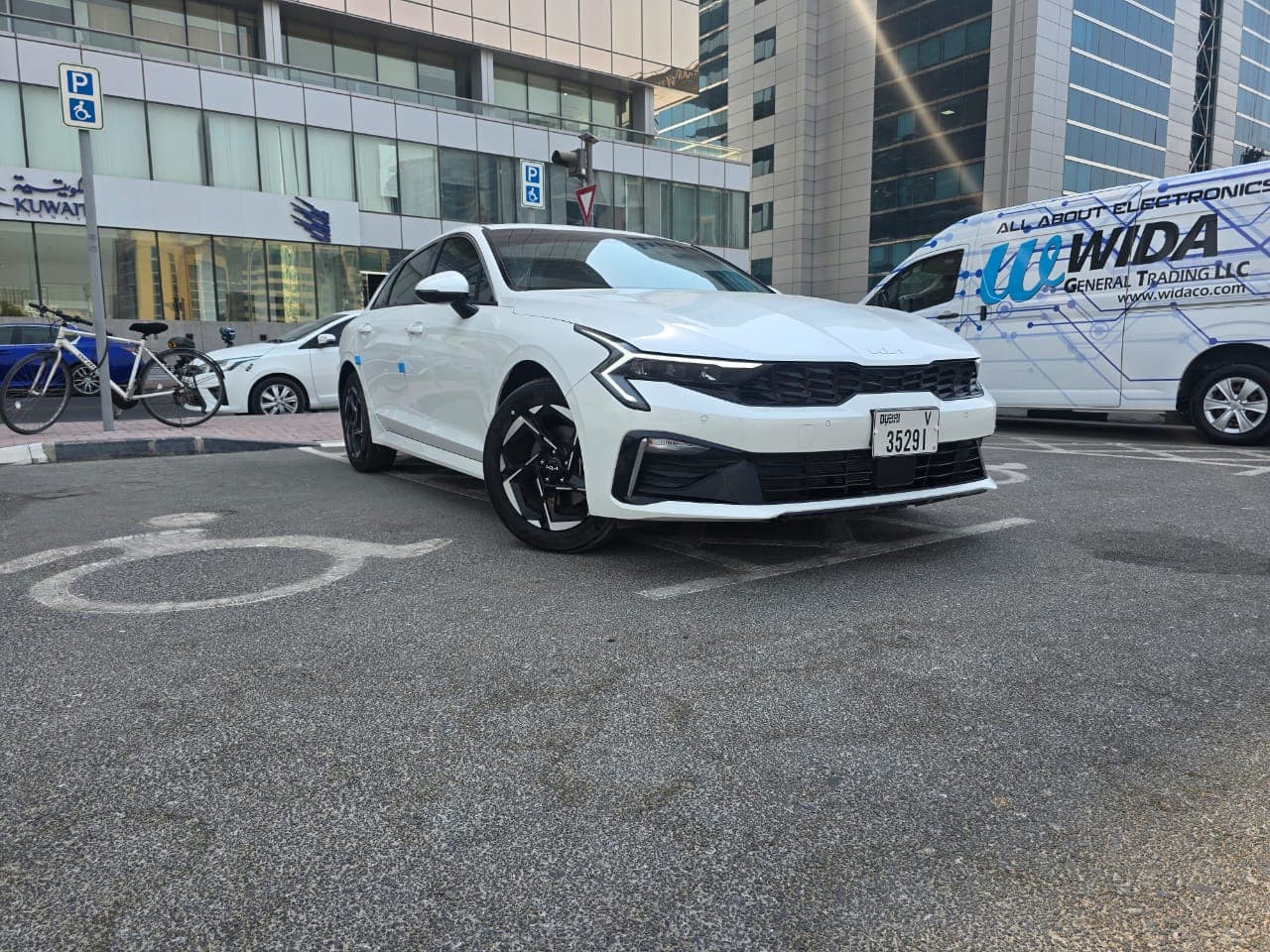 KIA K5 2025 mieten in Dubai - Ansicht 3