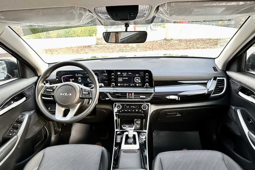 KIA Seltos 2025 huren Dubai - Weergave 4