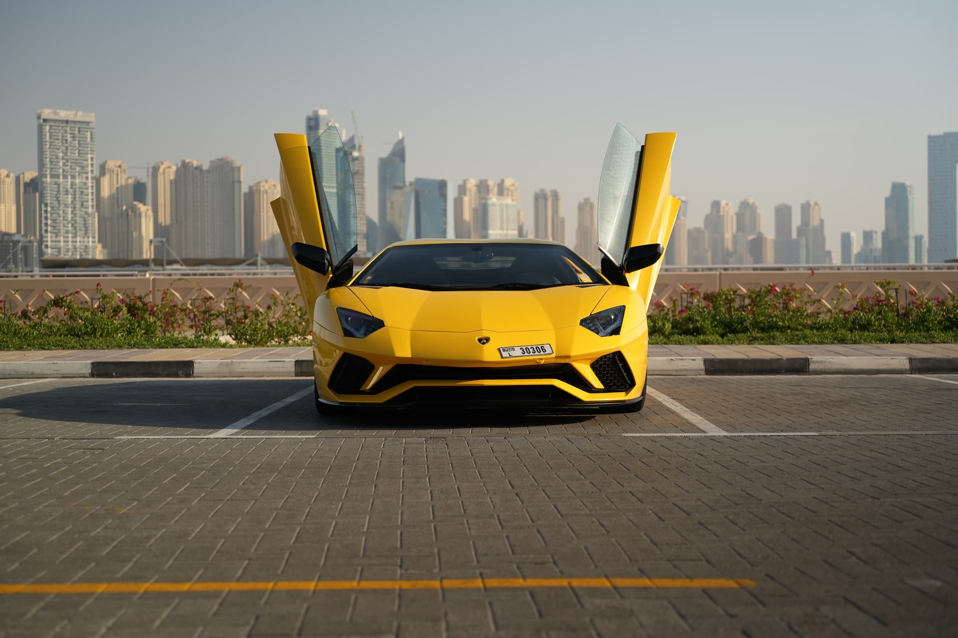 Lamborghini Aventador 2021 mieten in Dubai - Ansicht 2