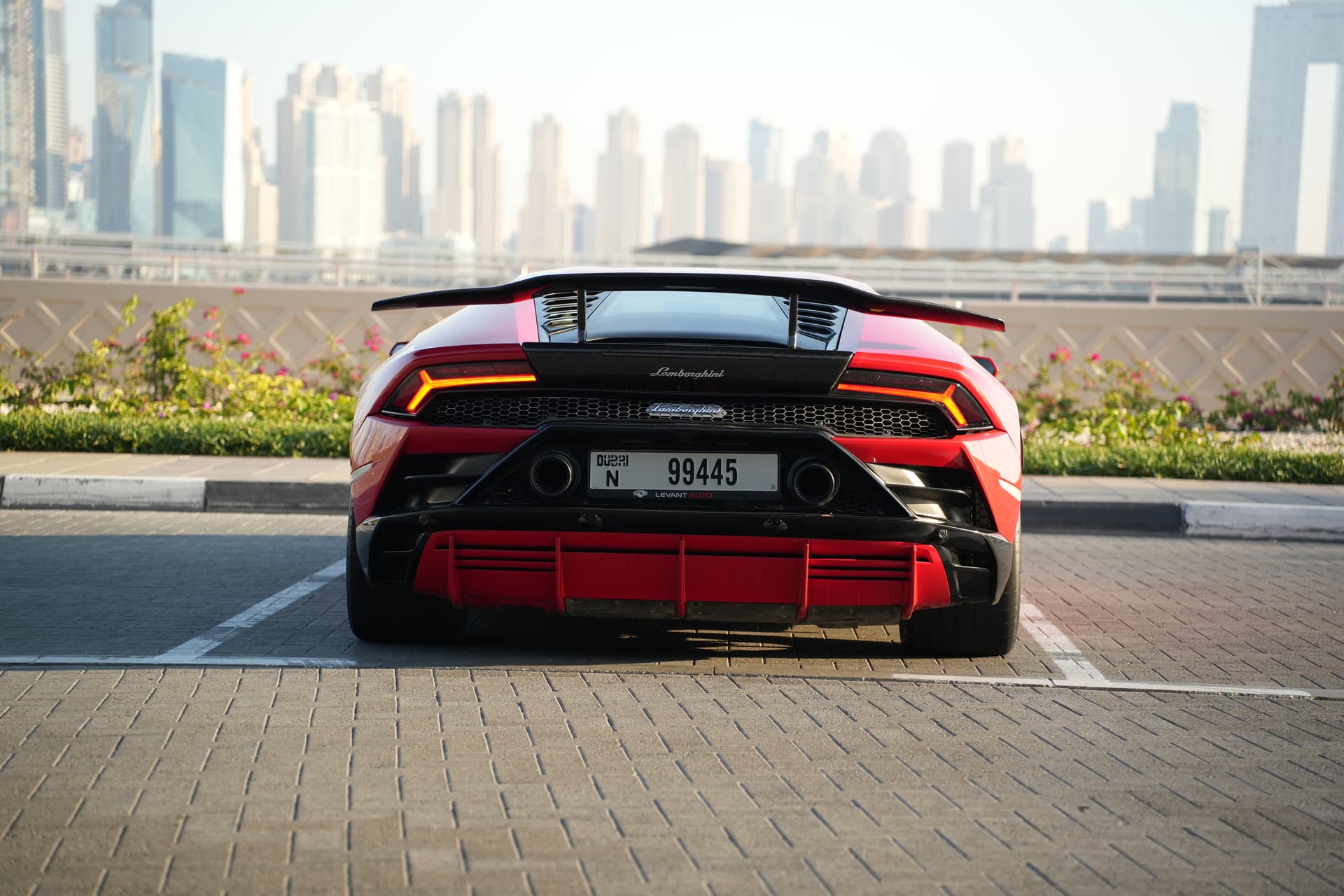 Lamborghini Huracan 2020 mieten in Dubai - Ansicht 4