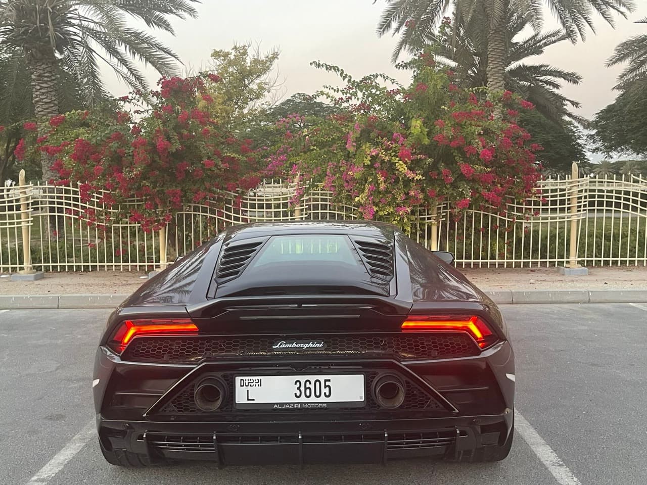 Lamborghini Huracan 2021 mieten in Dubai - Ansicht 4