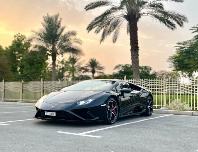 Lamborghini Huracan EVO 2021 huren Dubai - Vooraanzicht