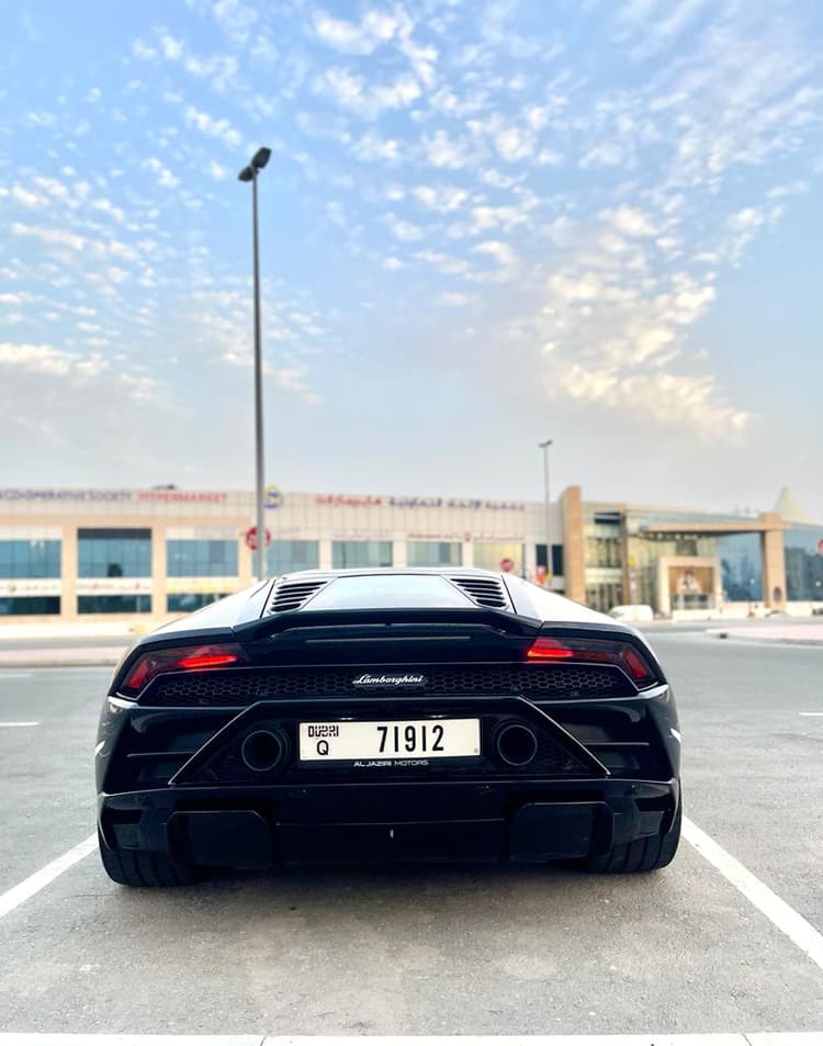 Location Lamborghini Huracan EVO 2021 Dubai - Vue 4