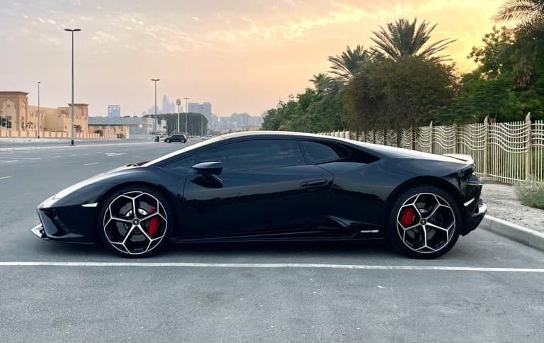 Location Lamborghini Huracan EVO 2021 Dubai - Vue 5