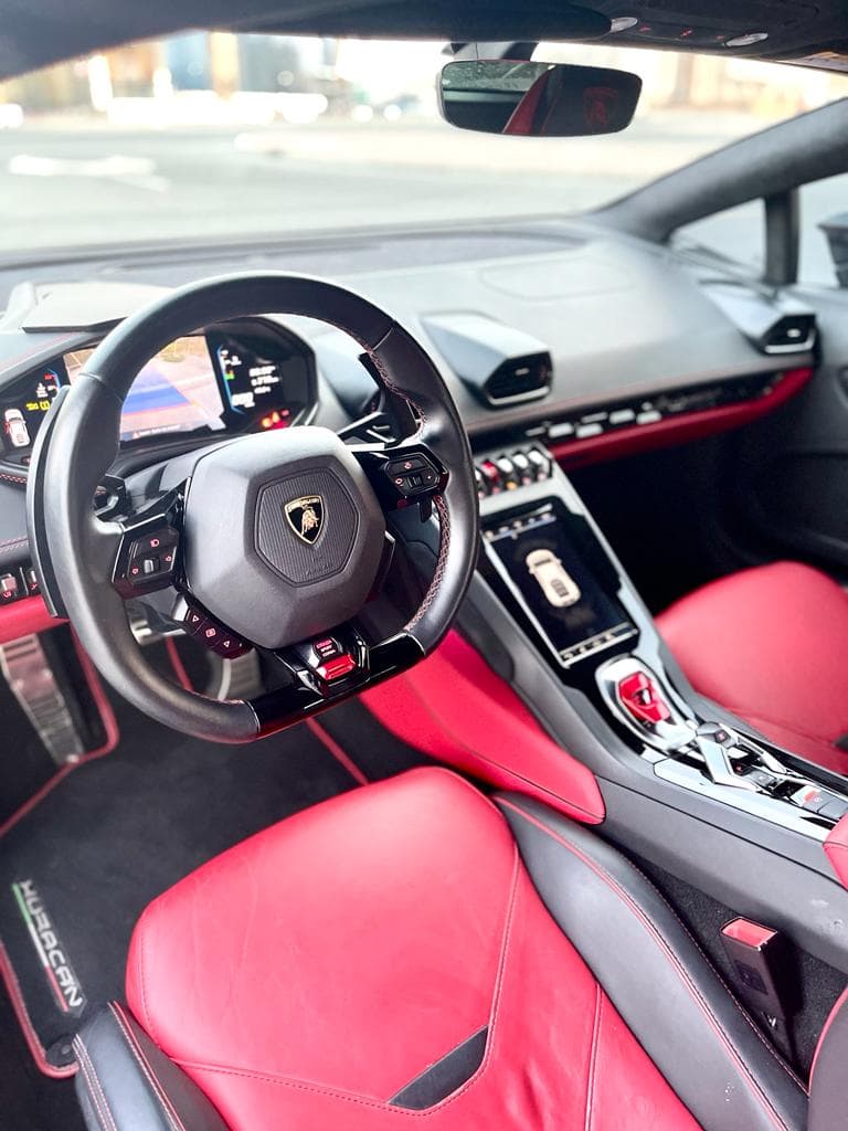 Location Lamborghini Huracan EVO 2021 Dubai - Vue 7