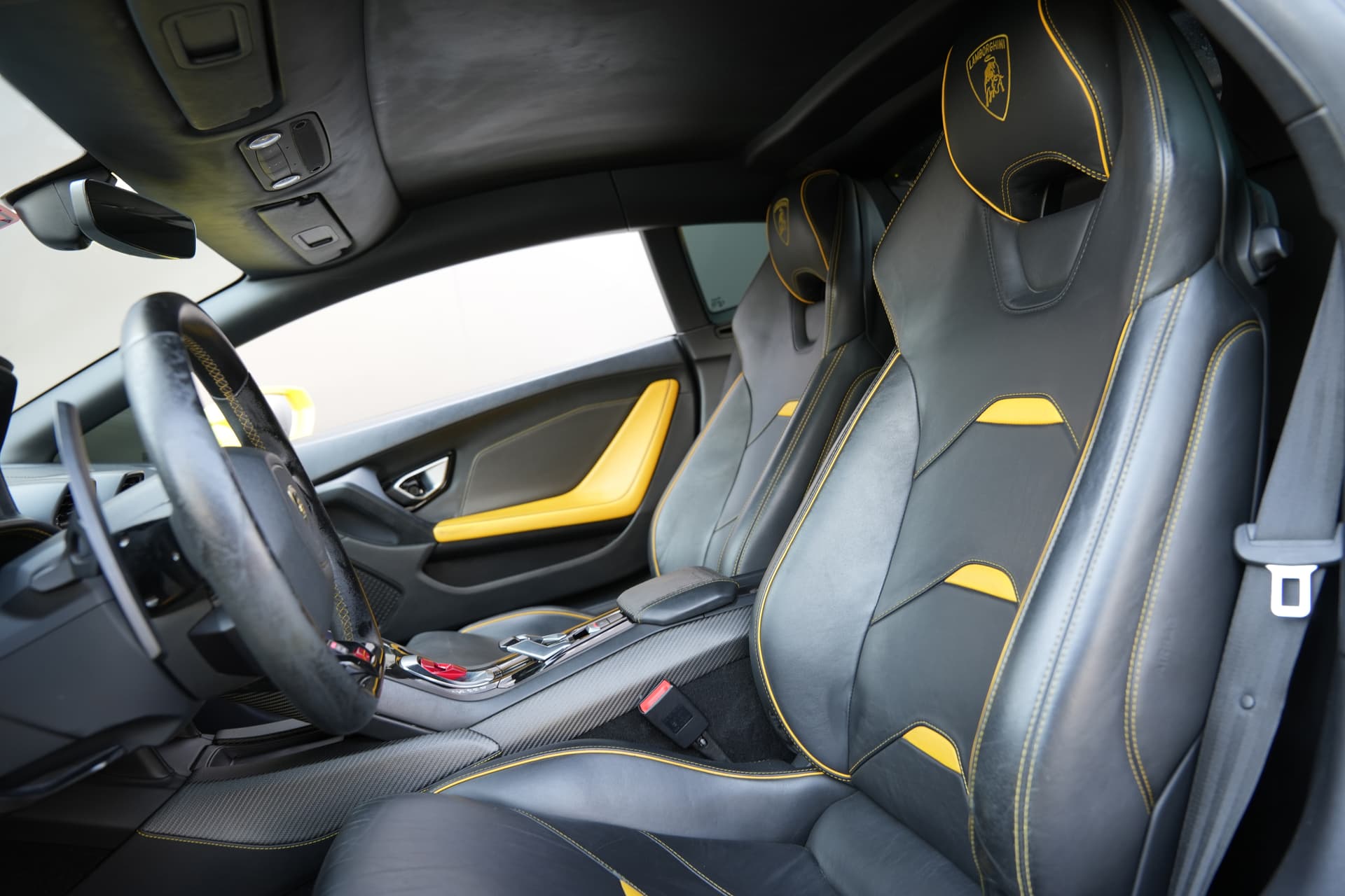 Lamborghini Huracan EVO Coupe 2020 mieten in Dubai - Ansicht 4