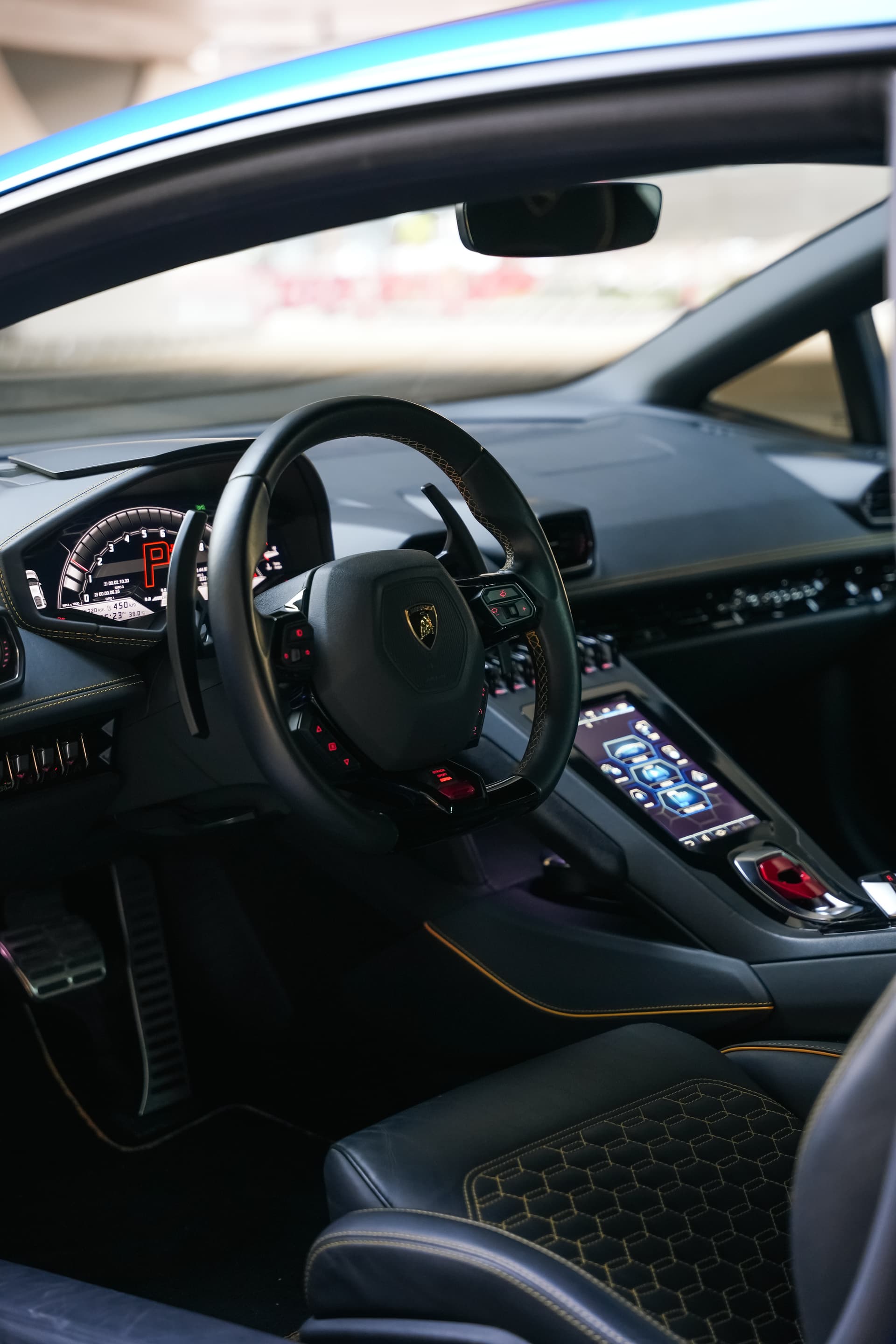 Lamborghini Huracan EVO Coupe 2022 Rental Dubai - View 3