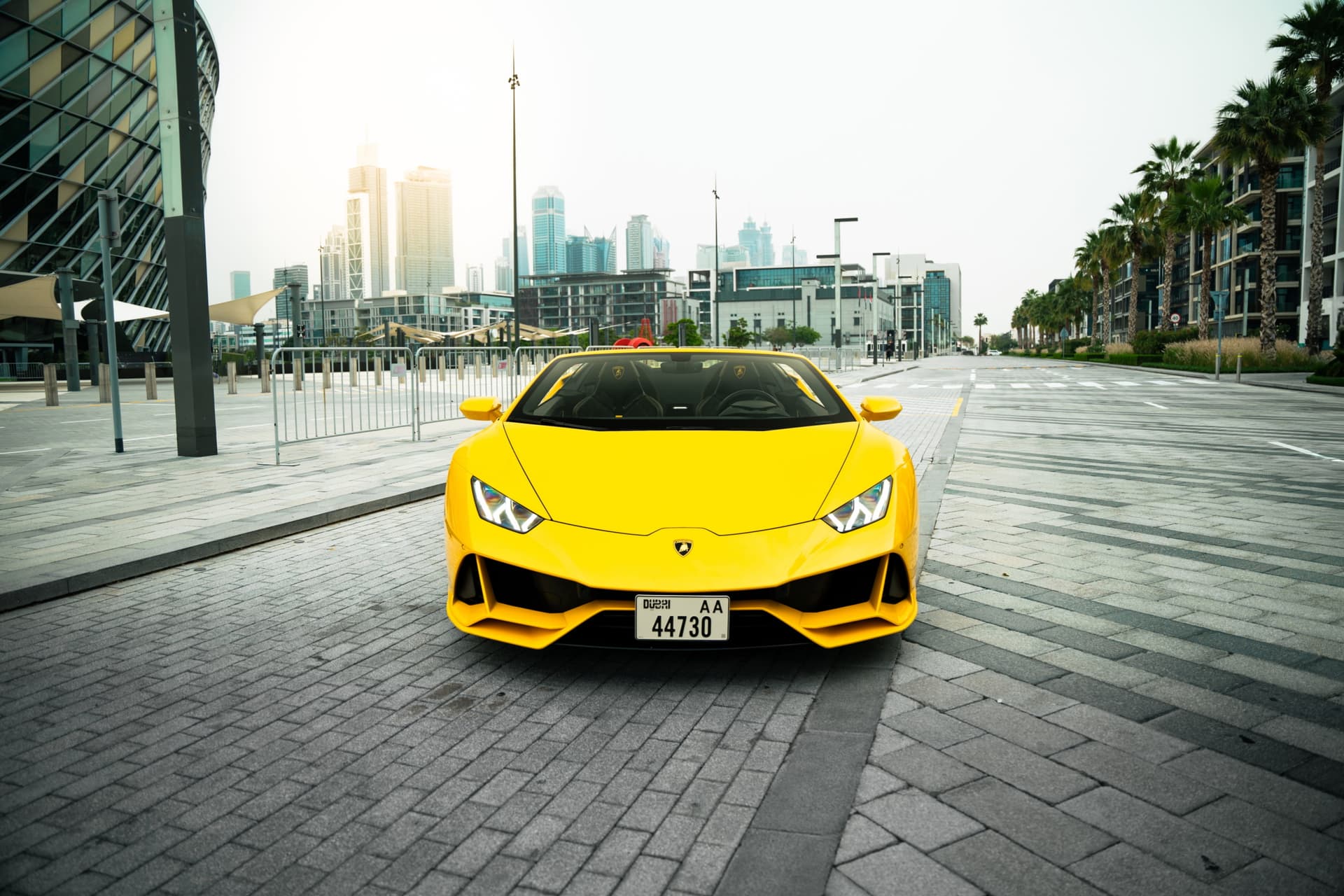 Lamborghini Huracan EVO Spyder 2023 huren Dubai - Weergave 3