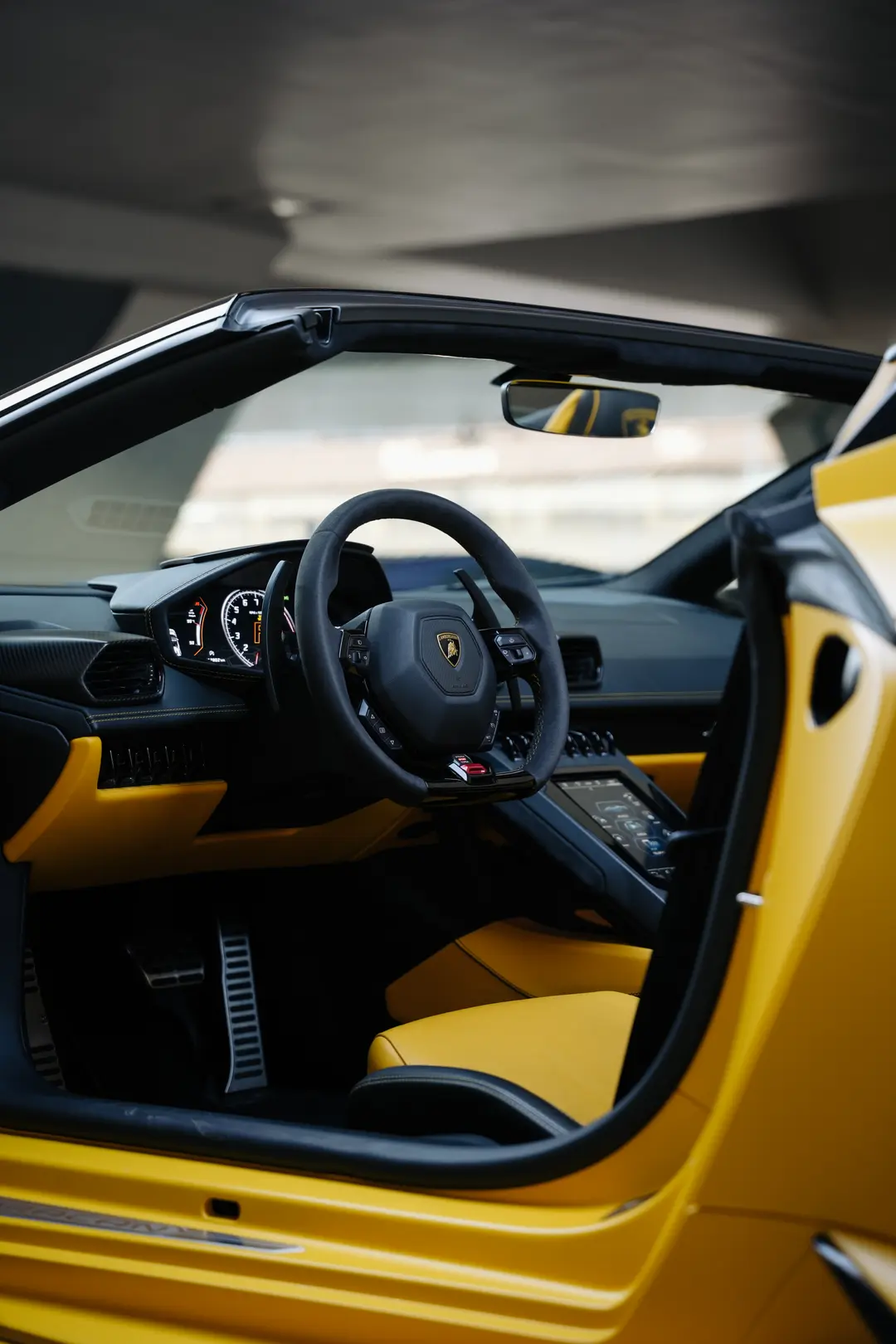 Lamborghini Huracan EVO Spyder 2024 Rental Dubai - View 3