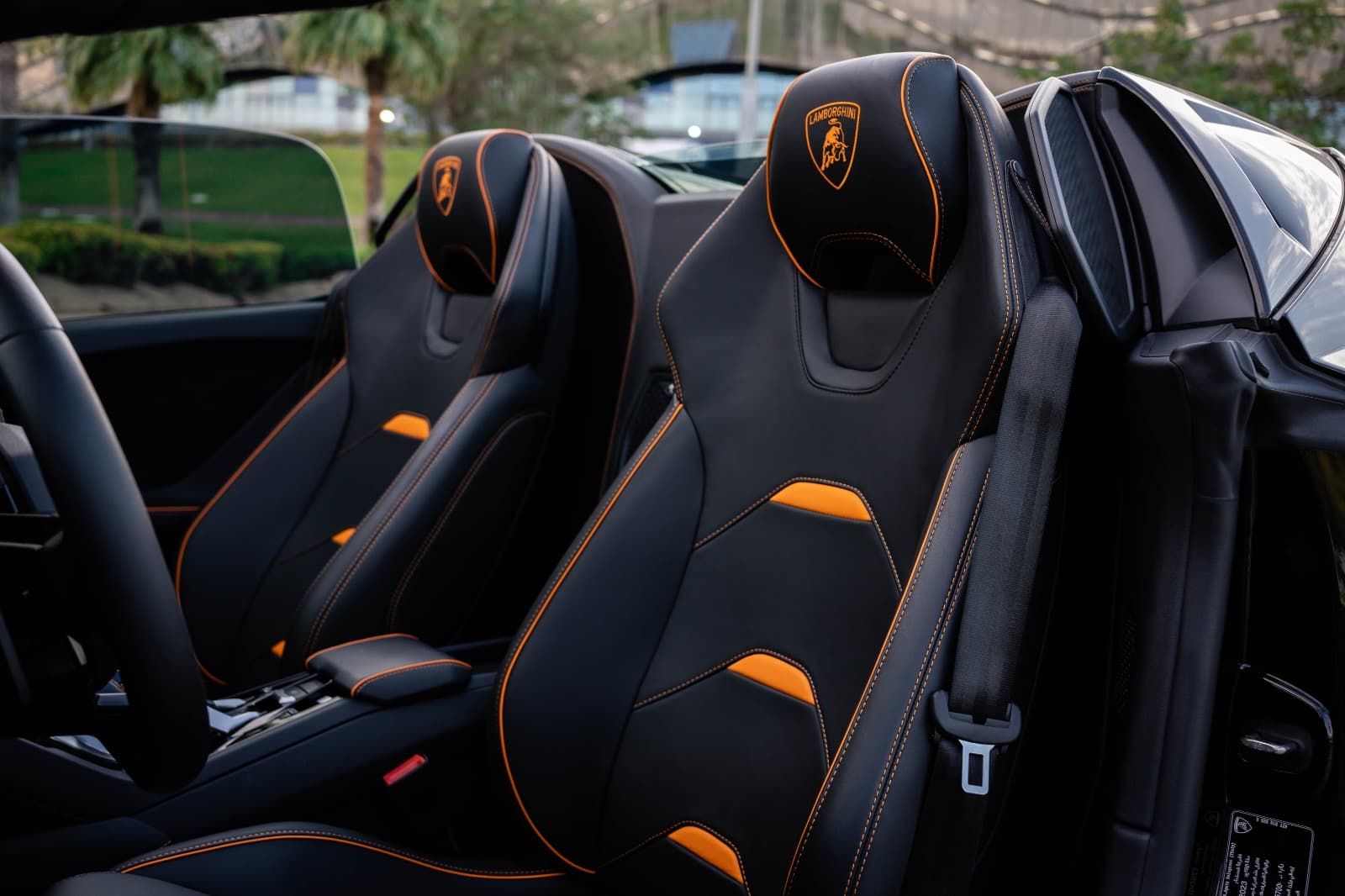 Lamborghini Huracan EVO Spyder 2024 huren Dubai - Weergave 4