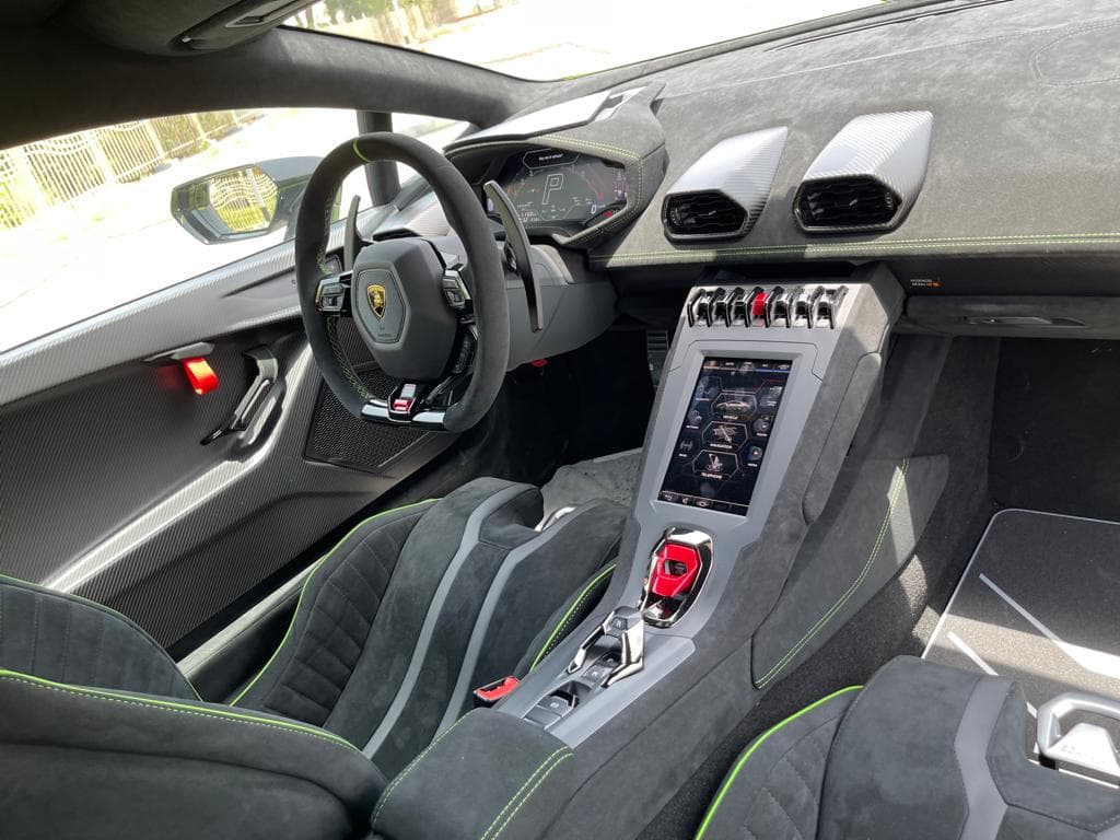 Lamborghini Huracan STO 2022 huren Dubai - Weergave 4