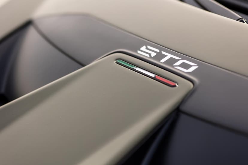 Lamborghini Hurucan STO 2023 Rental Dubai - View 10
