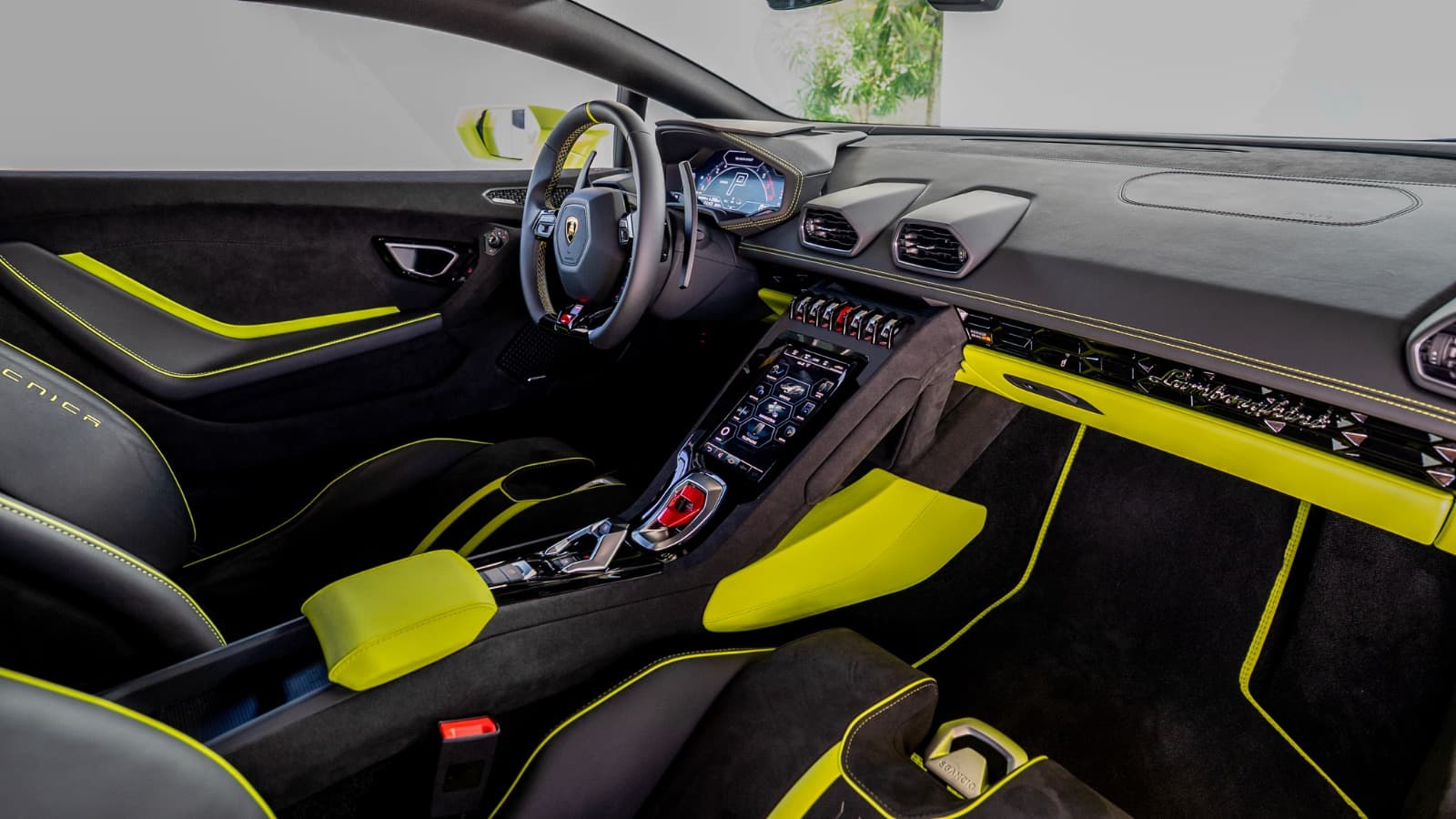Lamborghini Huracan Tecnica 2024 huren Dubai - Weergave 4