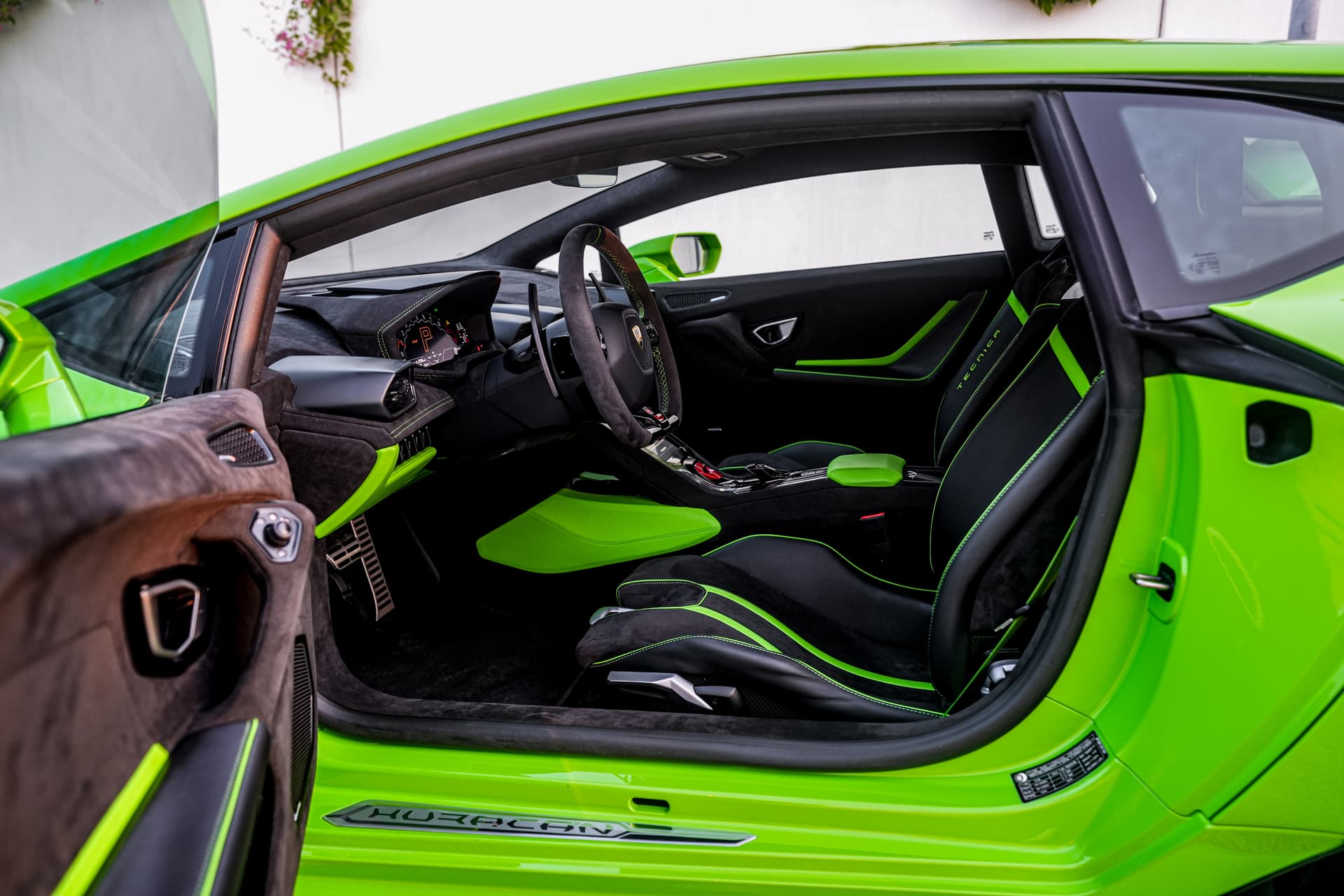 Lamborghini Huracan Tecnica 2025 huren Dubai - Weergave 3