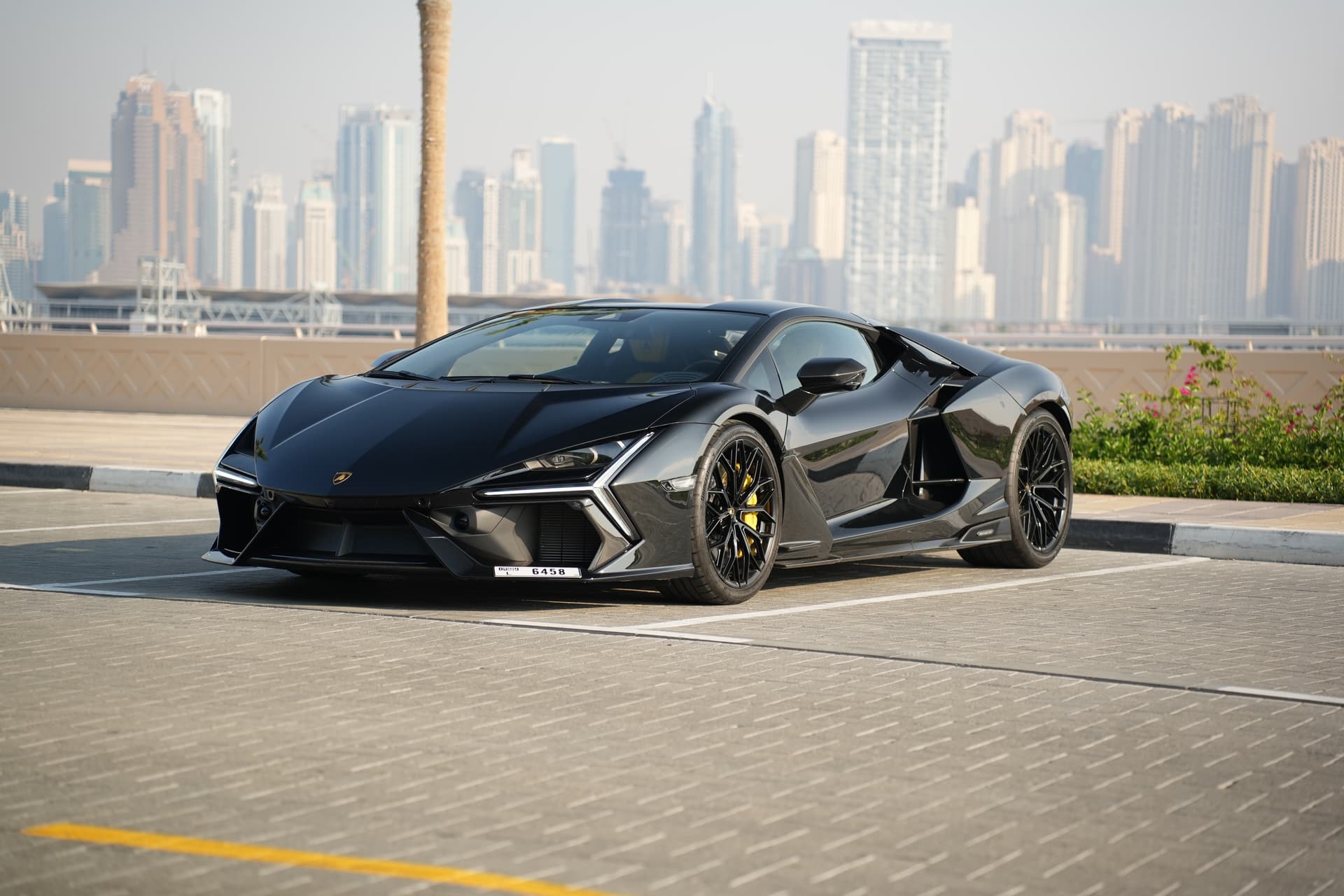 Lamborghini Revuelto 2024 huren Dubai - Weergave 2