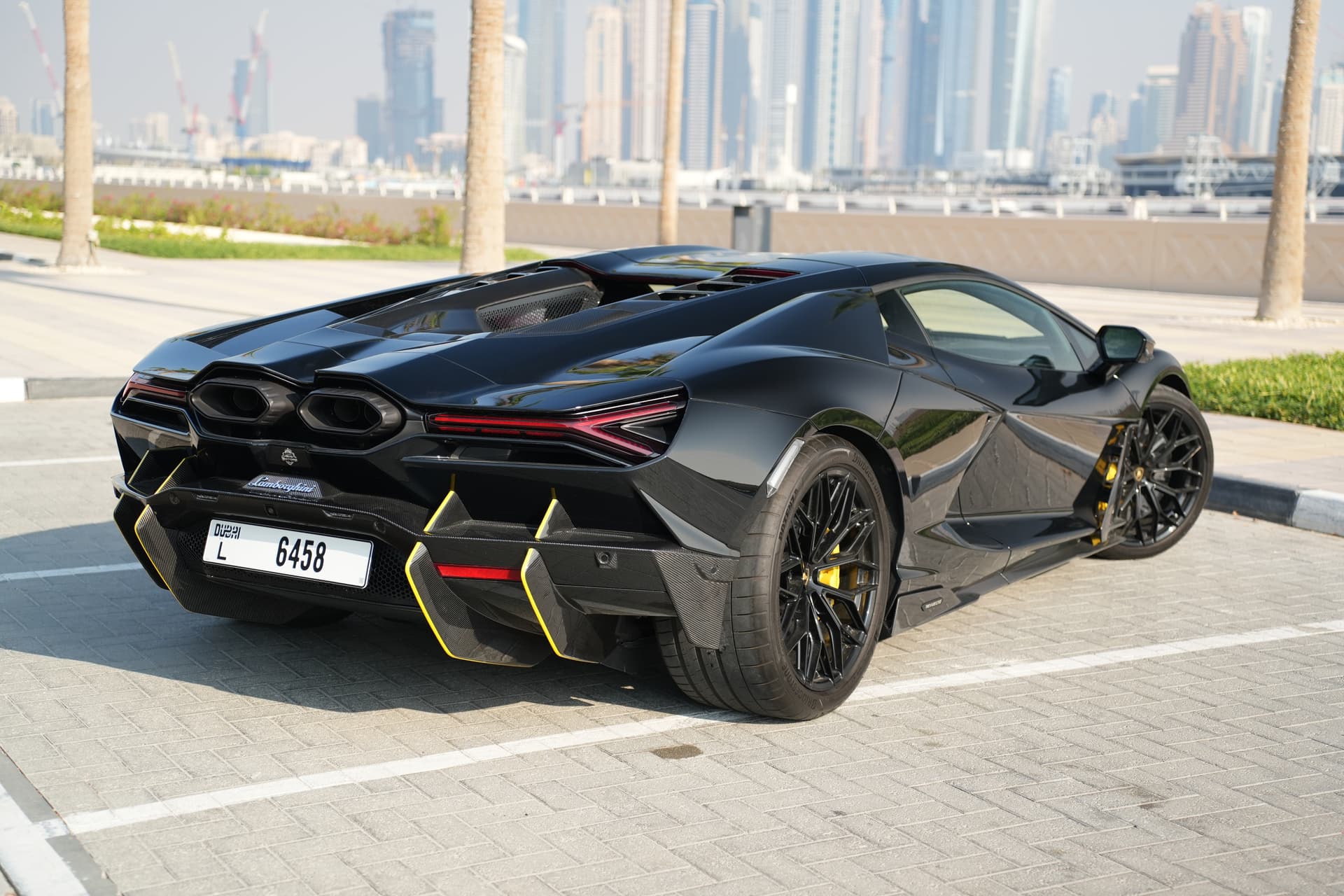 Lamborghini Revuelto 2024 huren Dubai - Weergave 4