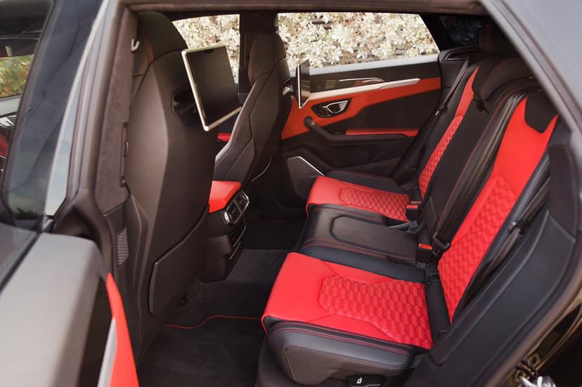 Lamborghini Urus 2021 Rental Dubai - View 11