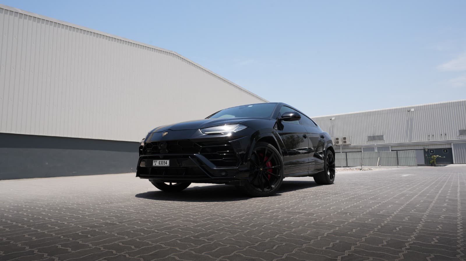 Lamborghini Urus 2021 huren Dubai - Vooraanzicht