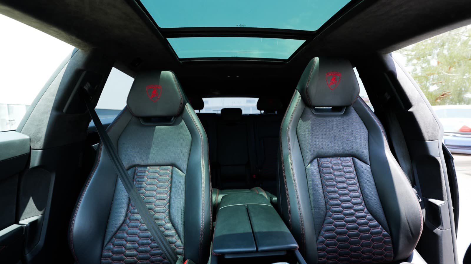 Lamborghini Urus 2021 huren Dubai - Weergave 3
