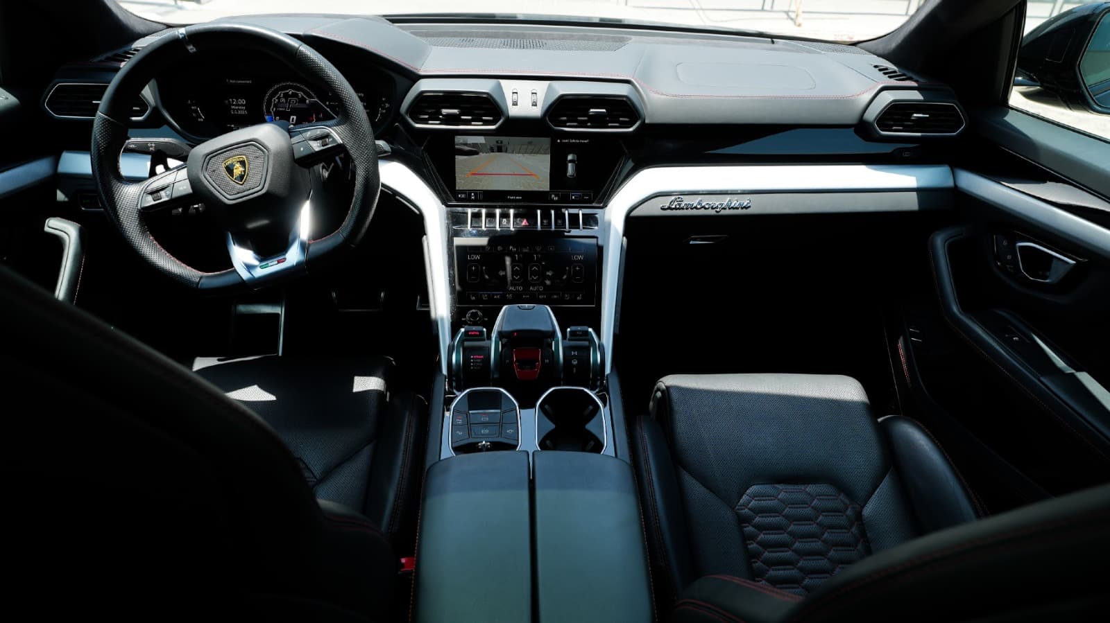 Lamborghini Urus 2021 huren Dubai - Weergave 4