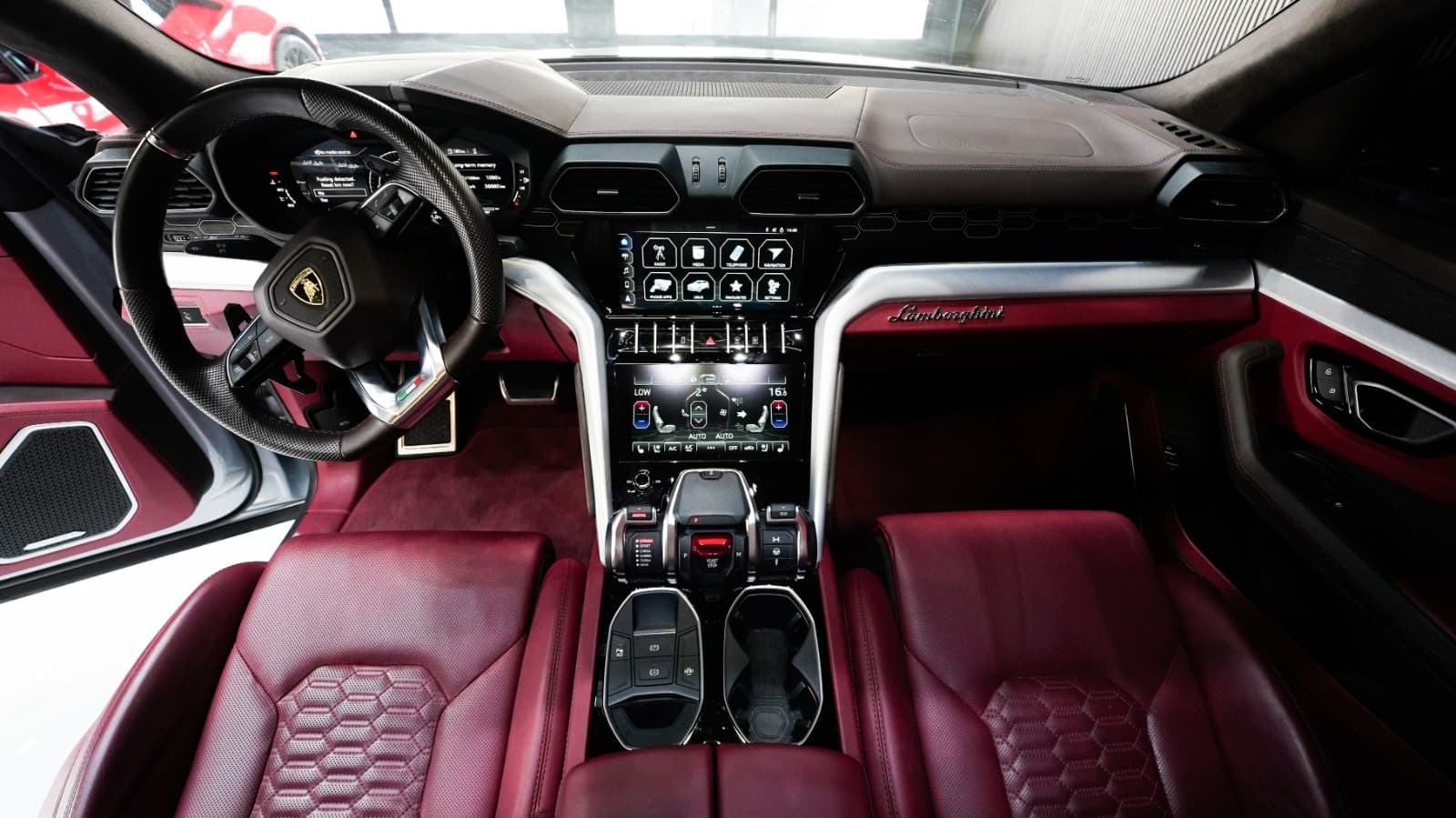 Lamborghini Urus 2021 huren Dubai - Weergave 4