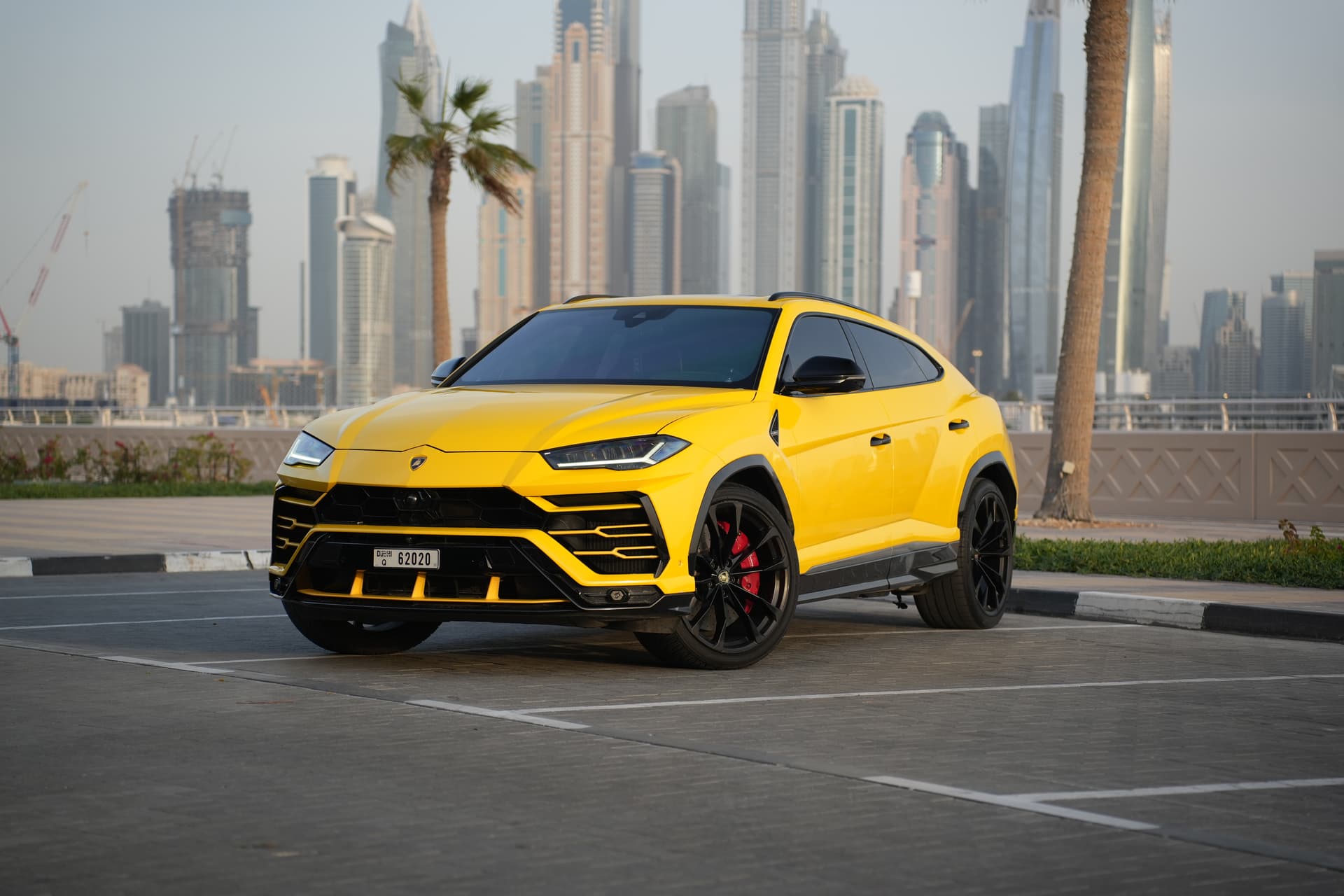 Lamborghini Urus 2021 mieten in Dubai - Frontansicht