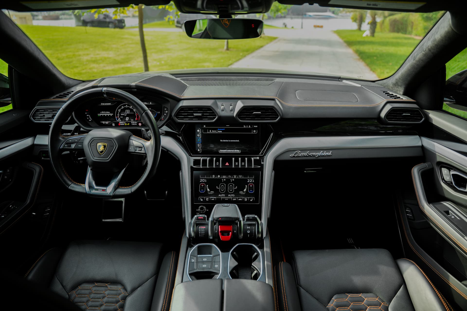 Lamborghini Urus 2024 huren Dubai - Weergave 3