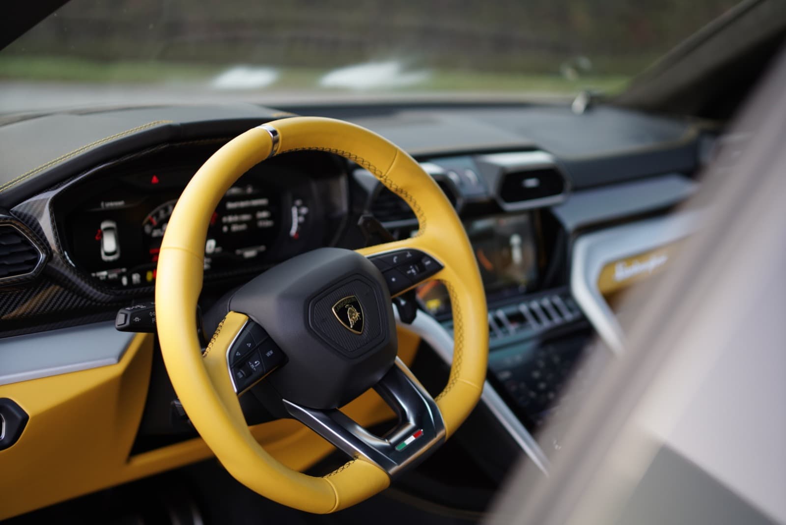 Lamborghini Urus S 2024 huren Dubai - Weergave 2