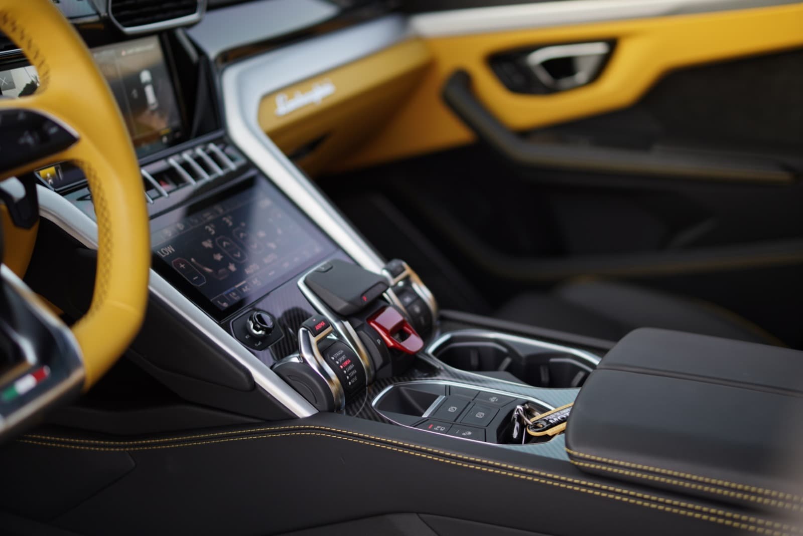Lamborghini Urus S 2024 huren Dubai - Weergave 4